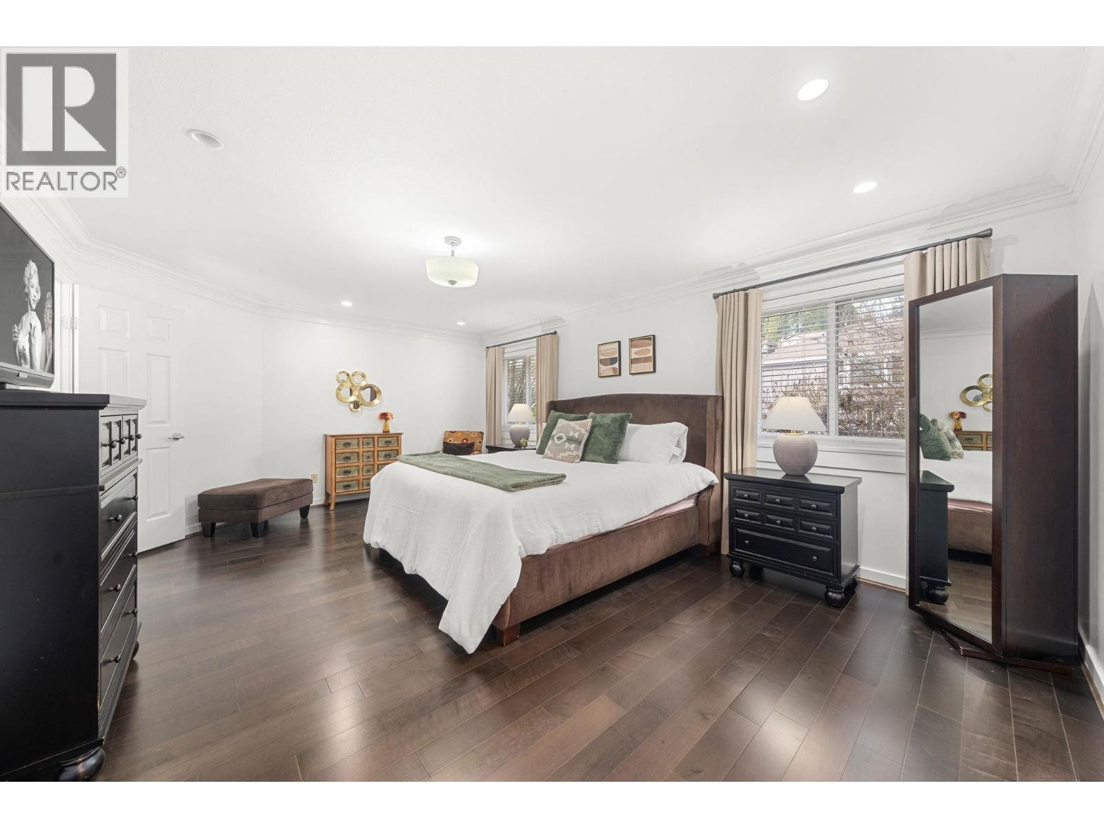 












2733 TEMPE GLEN DRIVE

,
North Vancouver,




British Columbia
V7N4K5

