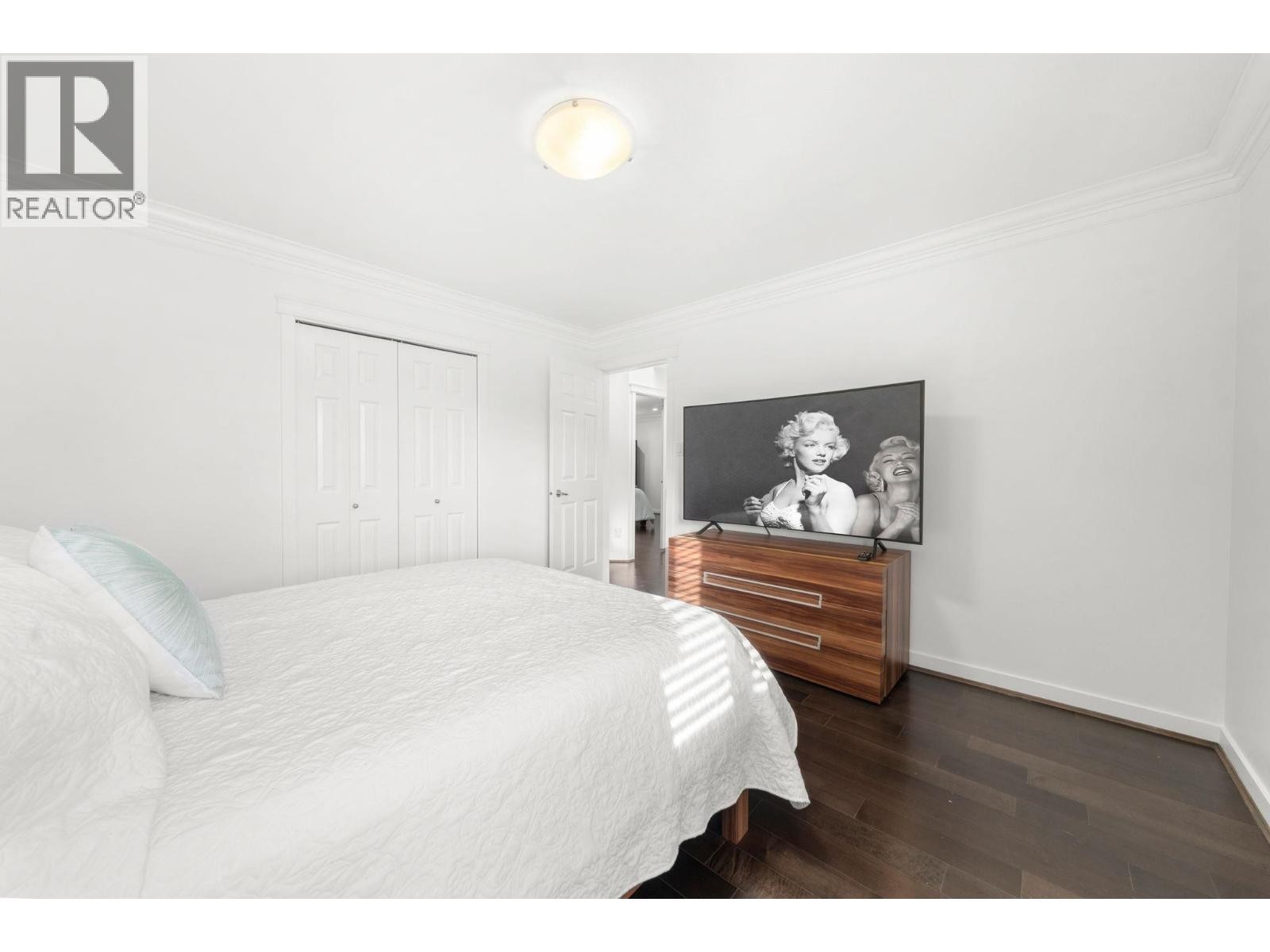 












2733 TEMPE GLEN DRIVE

,
North Vancouver,




British Columbia
V7N4K5

