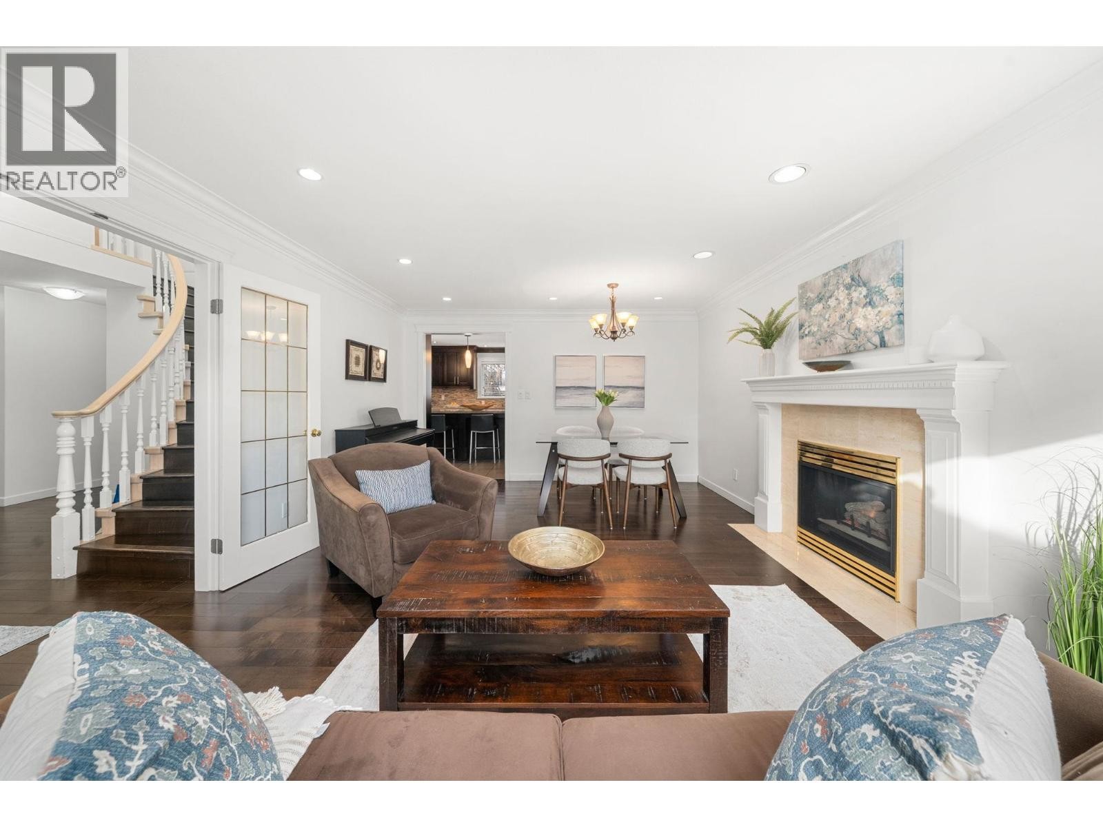 












2733 TEMPE GLEN DRIVE

,
North Vancouver,




British Columbia
V7N4K5

