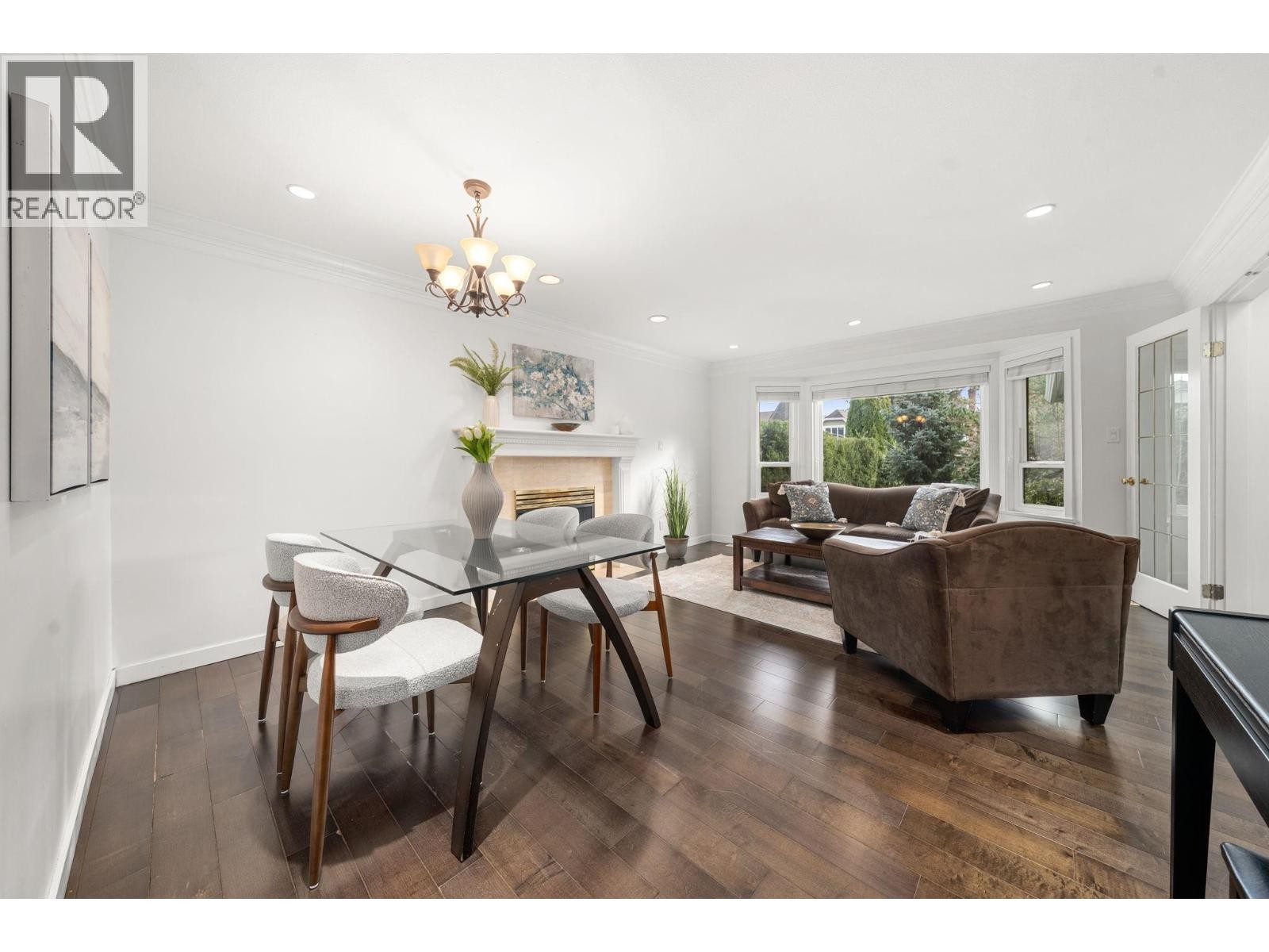 












2733 TEMPE GLEN DRIVE

,
North Vancouver,




British Columbia
V7N4K5

