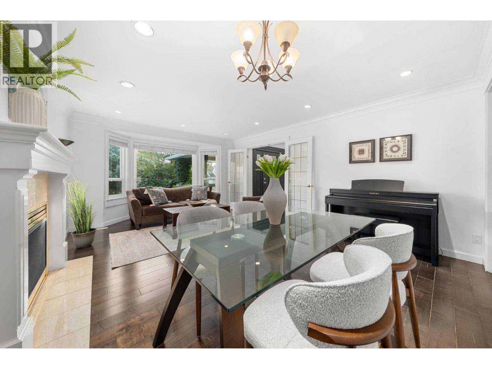 












2733 TEMPE GLEN DRIVE

,
North Vancouver,




British Columbia
V7N4K5

