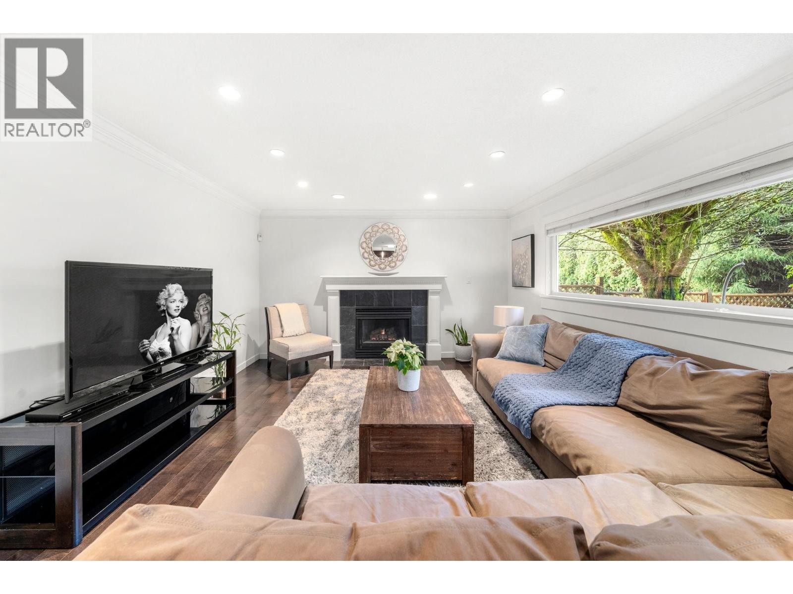 












2733 TEMPE GLEN DRIVE

,
North Vancouver,




British Columbia
V7N4K5

