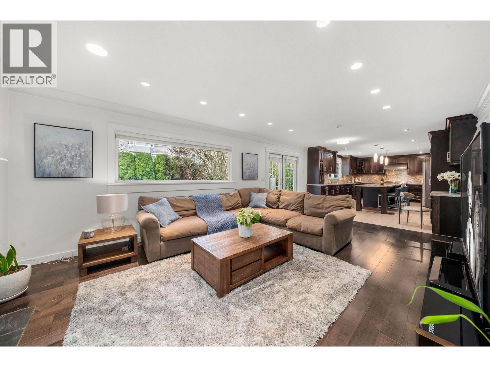 












2733 TEMPE GLEN DRIVE

,
North Vancouver,




British Columbia
V7N4K5

