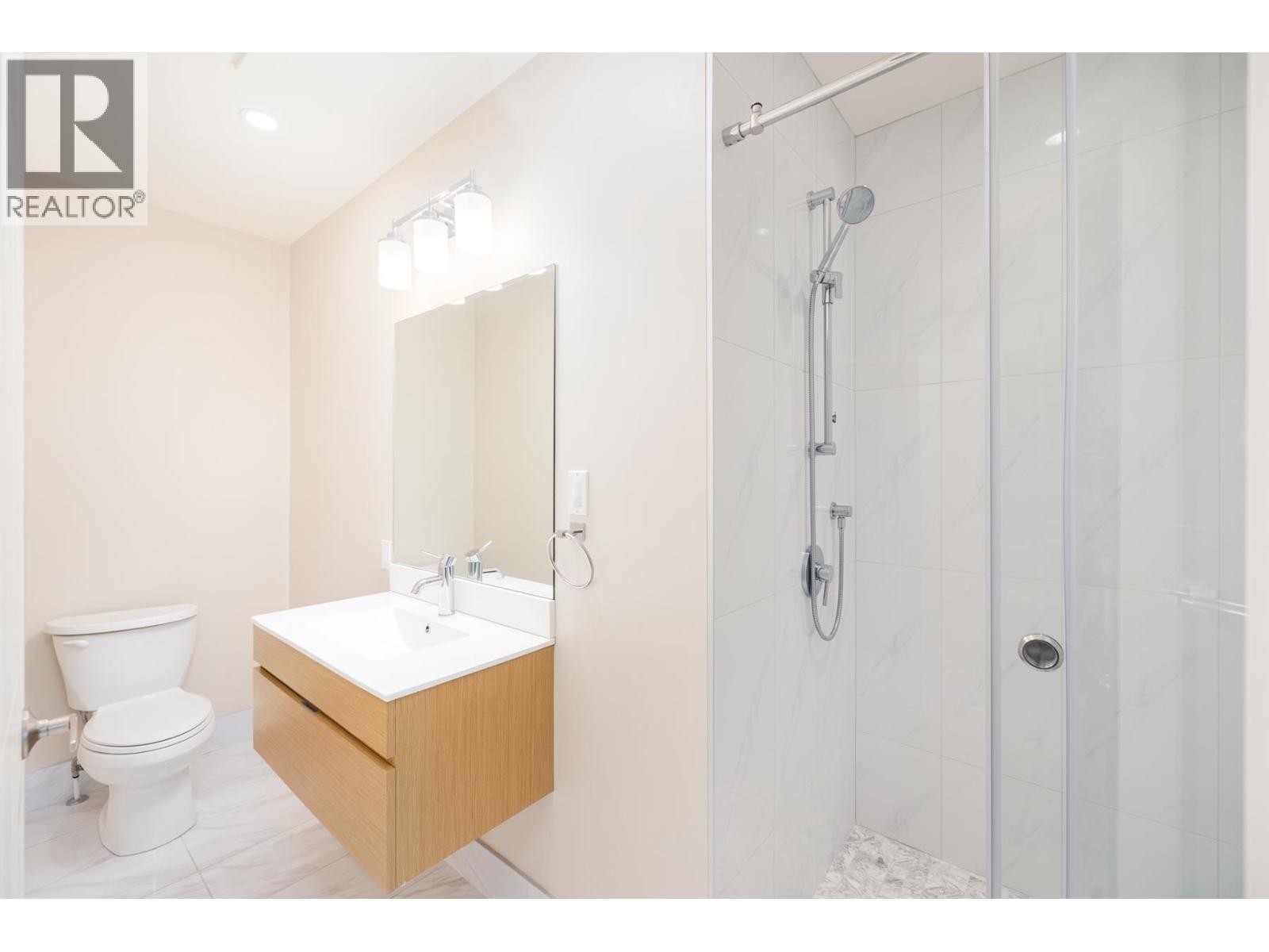 












6220 SUMMIT AVENUE

,
West Vancouver,




British Columbia
V7W1Y2

