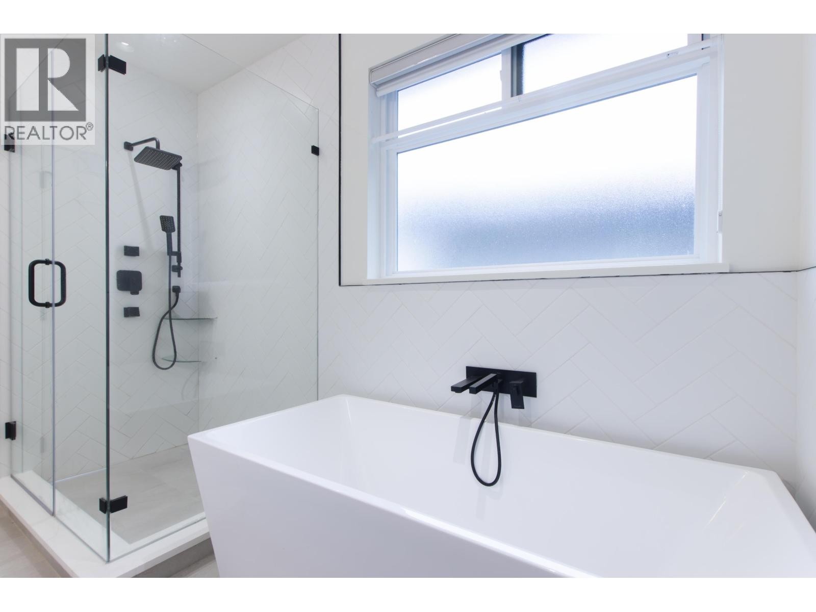 












39184 WOODPECKER PLACE

,
Squamish,




British Columbia
V8B1A7

