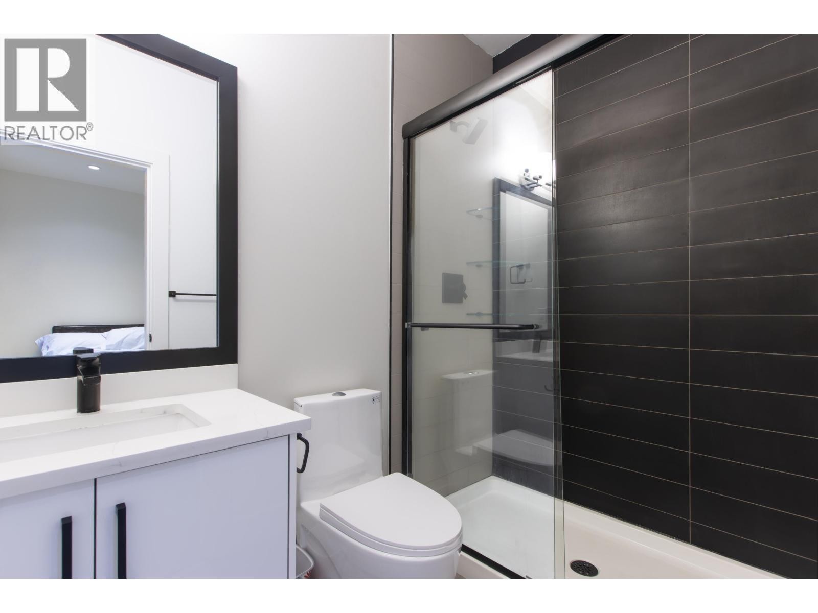 












39184 WOODPECKER PLACE

,
Squamish,




British Columbia
V8B1A7

