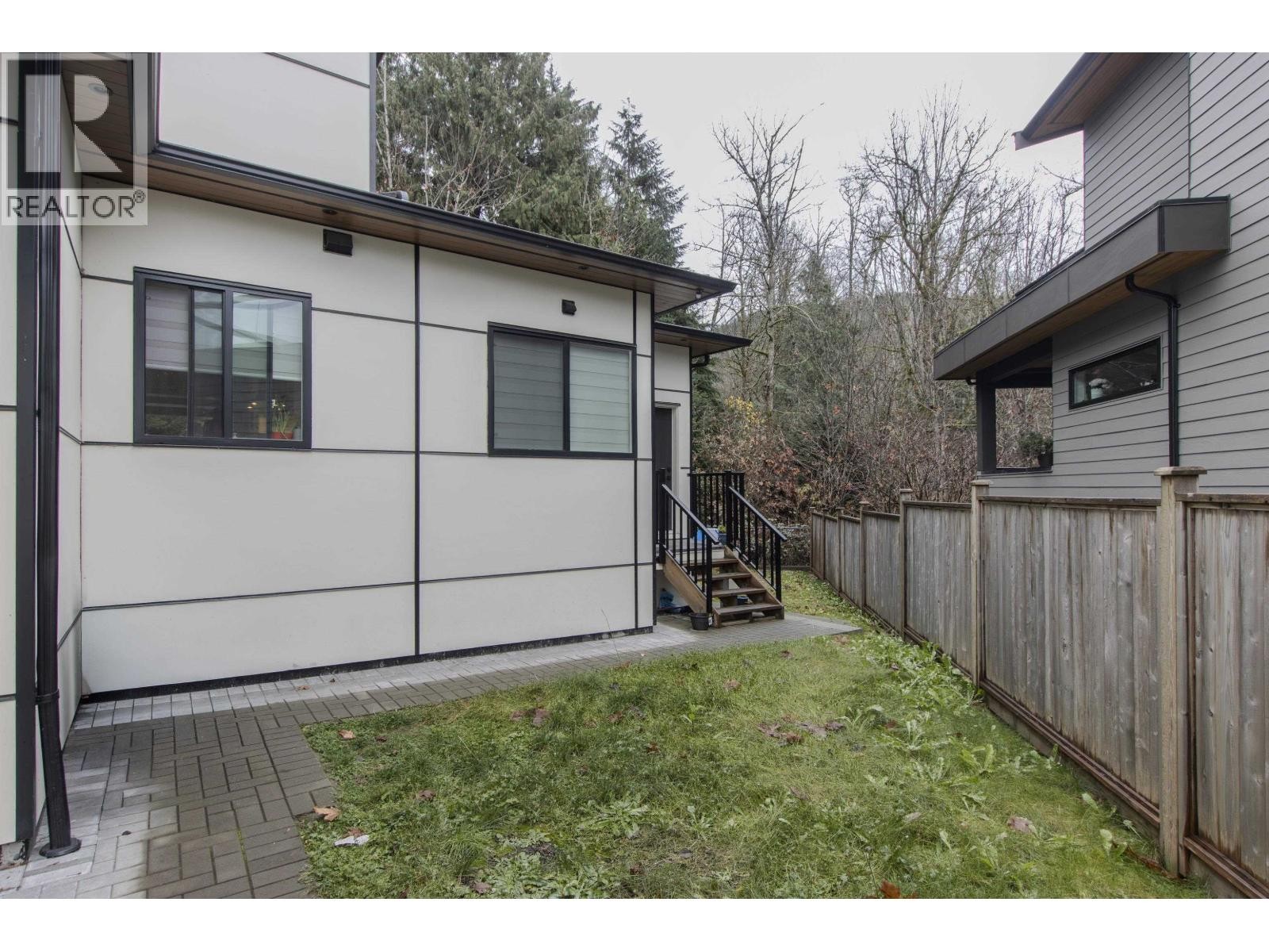 












39184 WOODPECKER PLACE

,
Squamish,




British Columbia
V8B1A7


