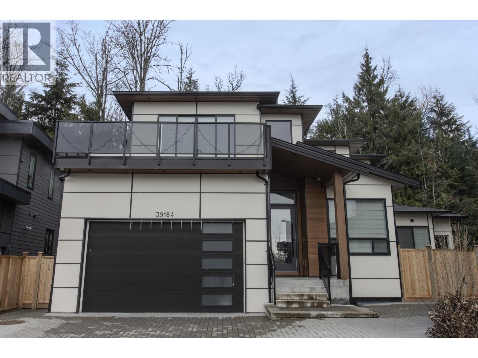 












39184 WOODPECKER PLACE

,
Squamish,




British Columbia
V8B1A7

