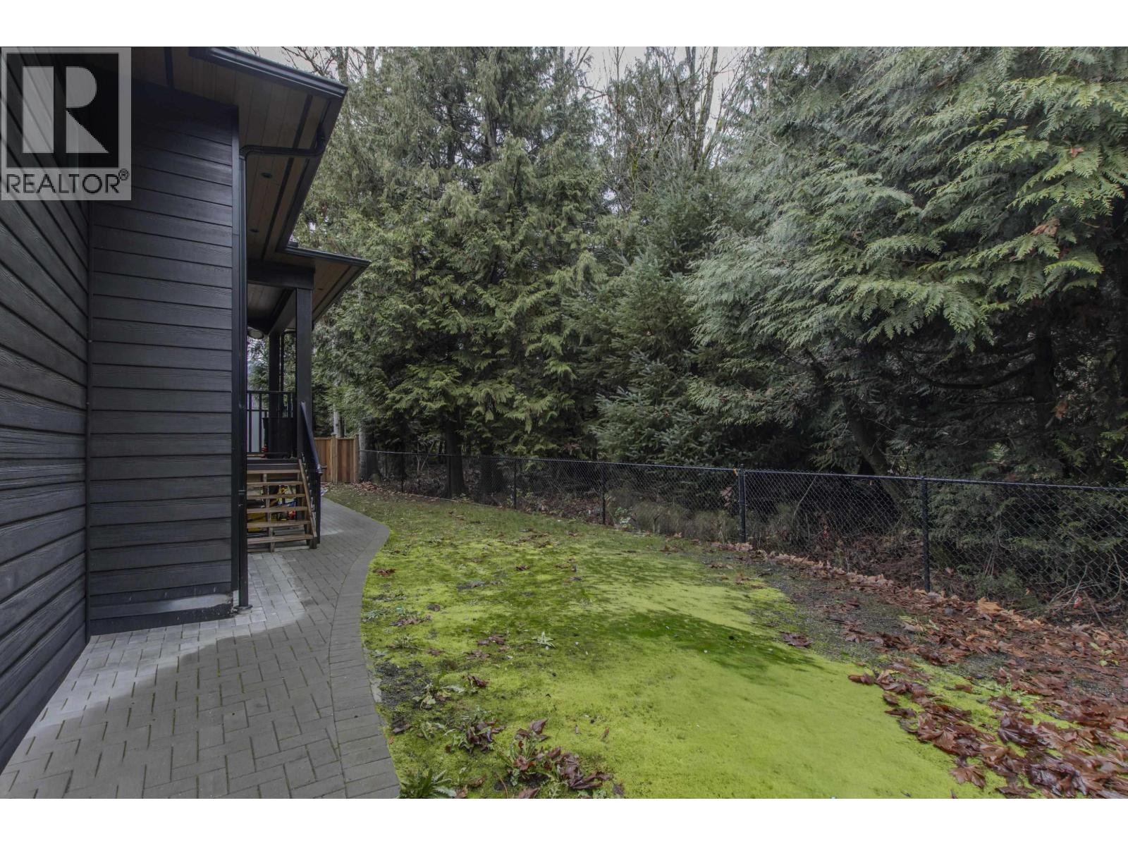 












39184 WOODPECKER PLACE

,
Squamish,




British Columbia
V8B1A7

