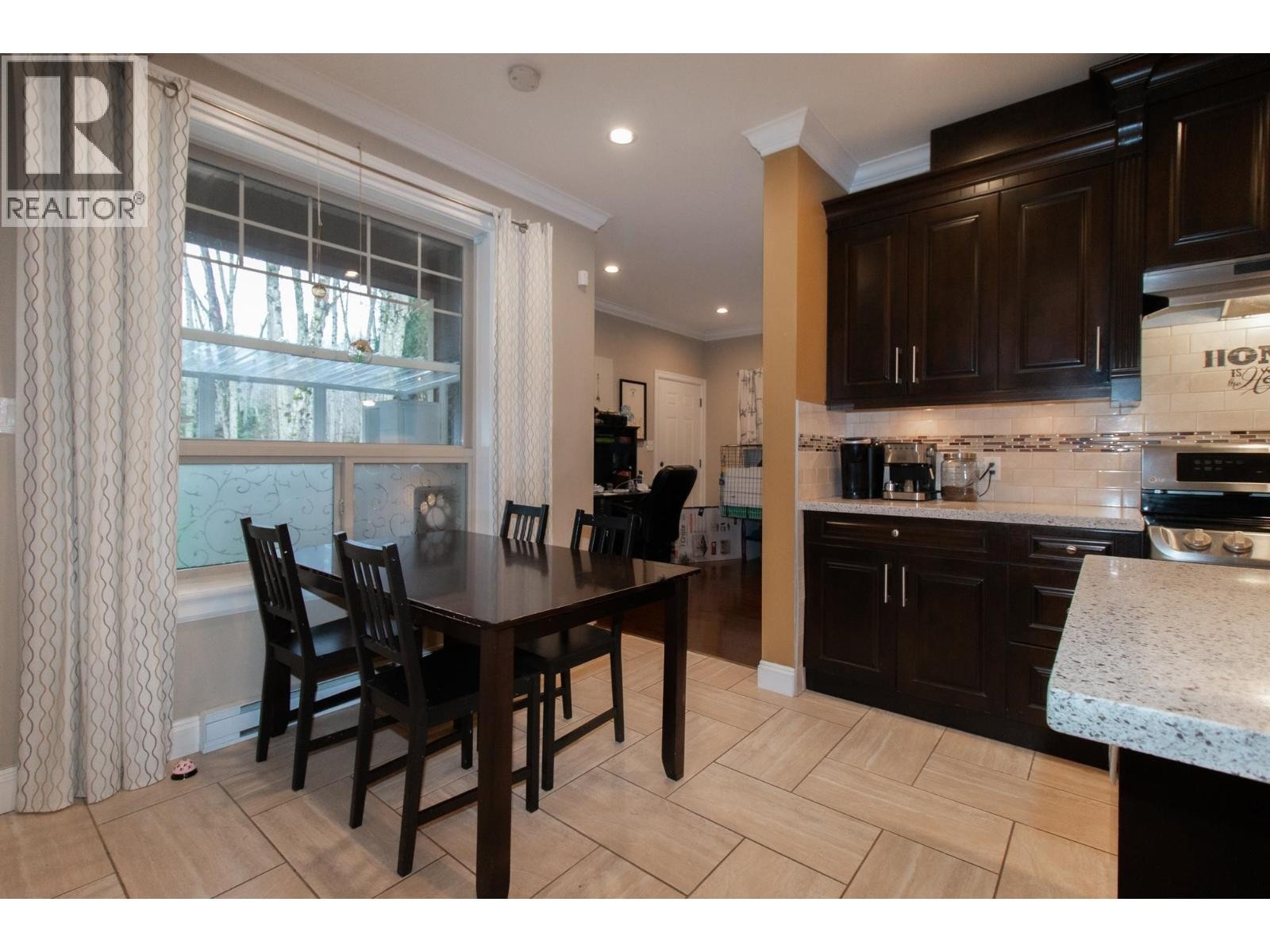 












39043 KINGFISHER ROAD

,
Squamish,




British Columbia
V8B0S9

