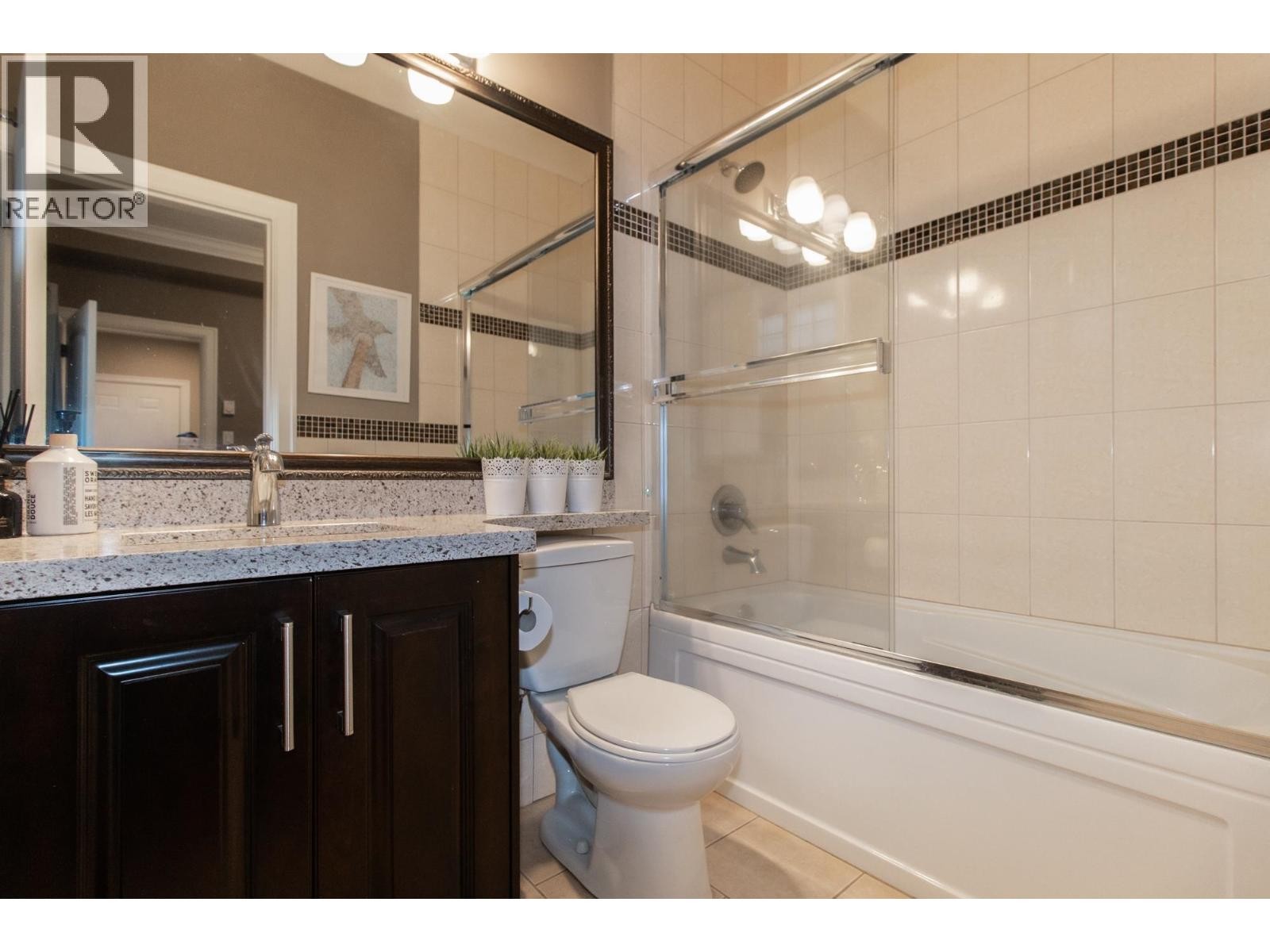 












39043 KINGFISHER ROAD

,
Squamish,




British Columbia
V8B0S9

