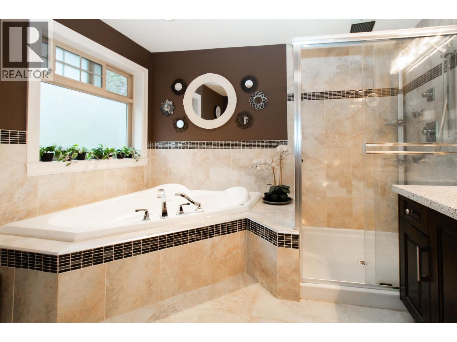 












39043 KINGFISHER ROAD

,
Squamish,




British Columbia
V8B0S9

