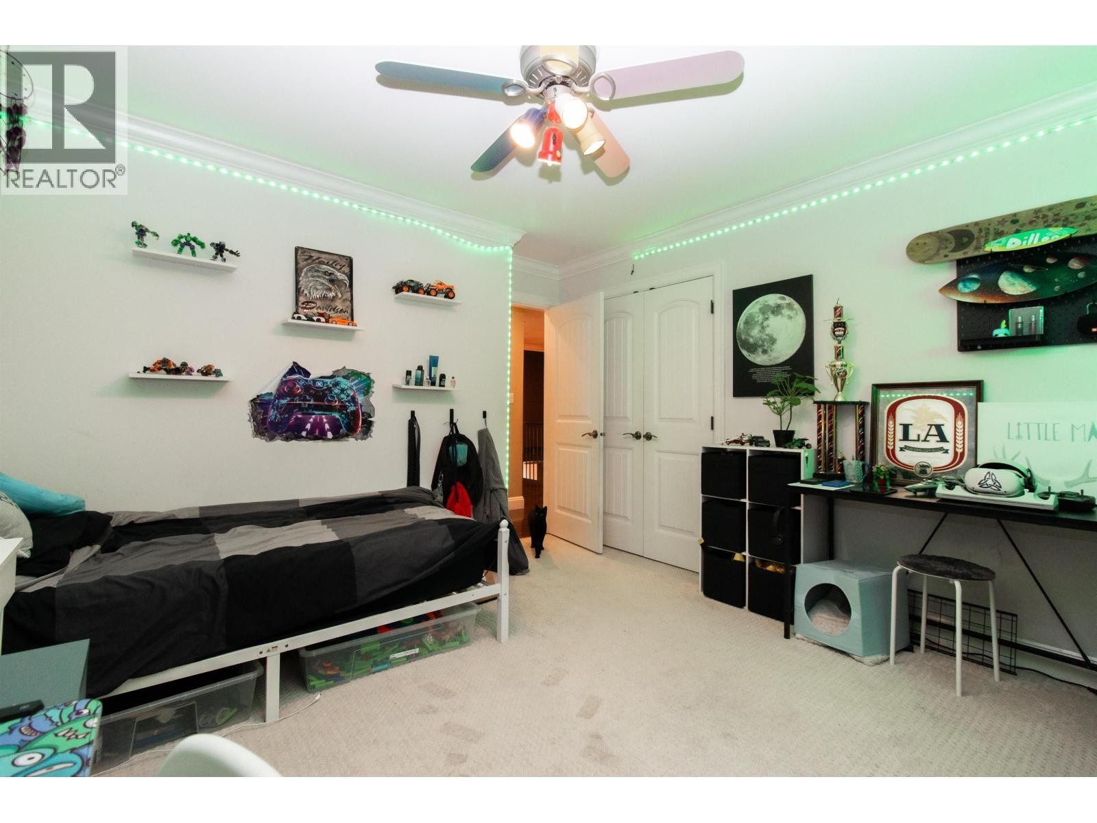 












39043 KINGFISHER ROAD

,
Squamish,




British Columbia
V8B0S9

