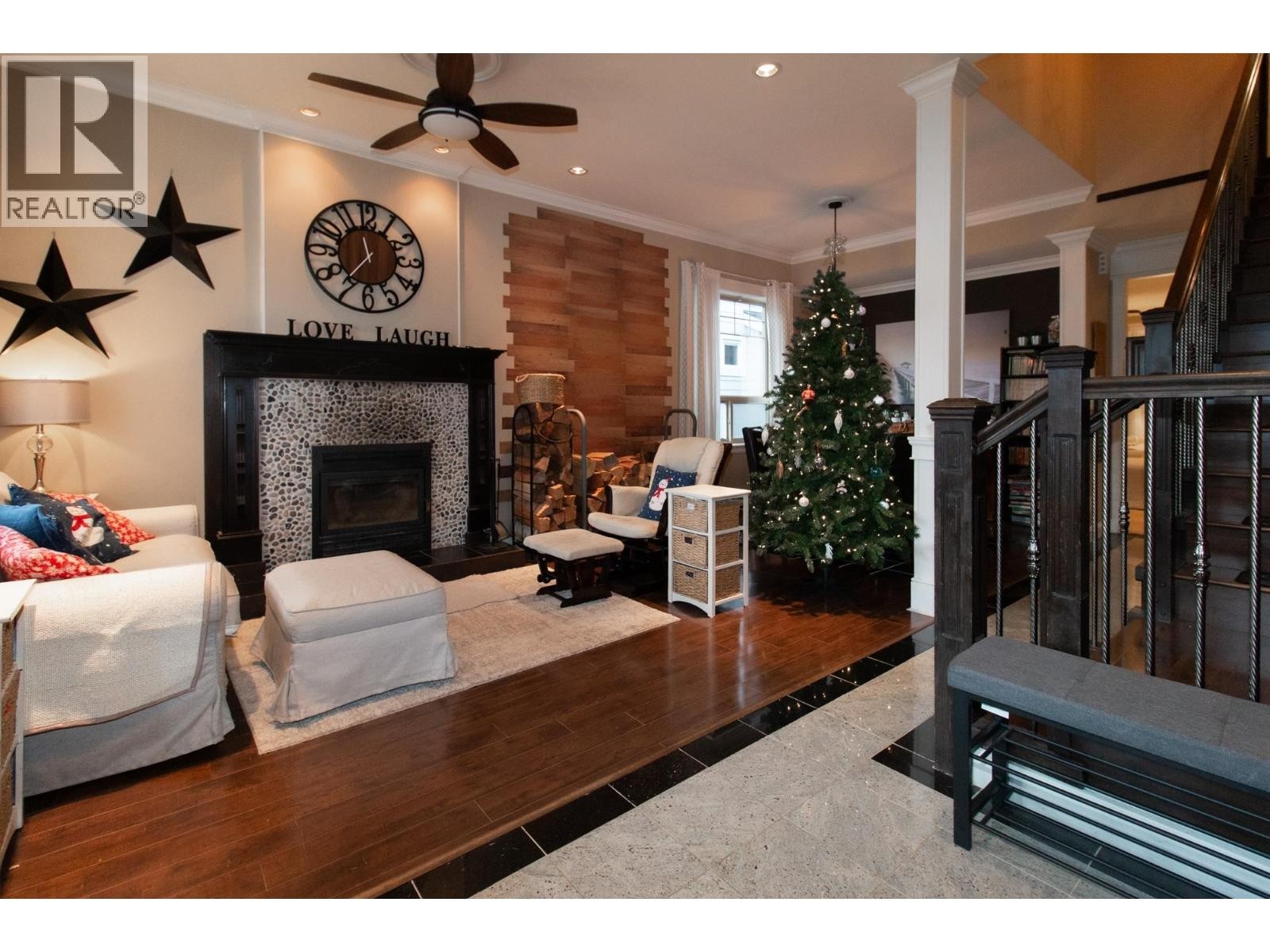 












39043 KINGFISHER ROAD

,
Squamish,




British Columbia
V8B0S9

