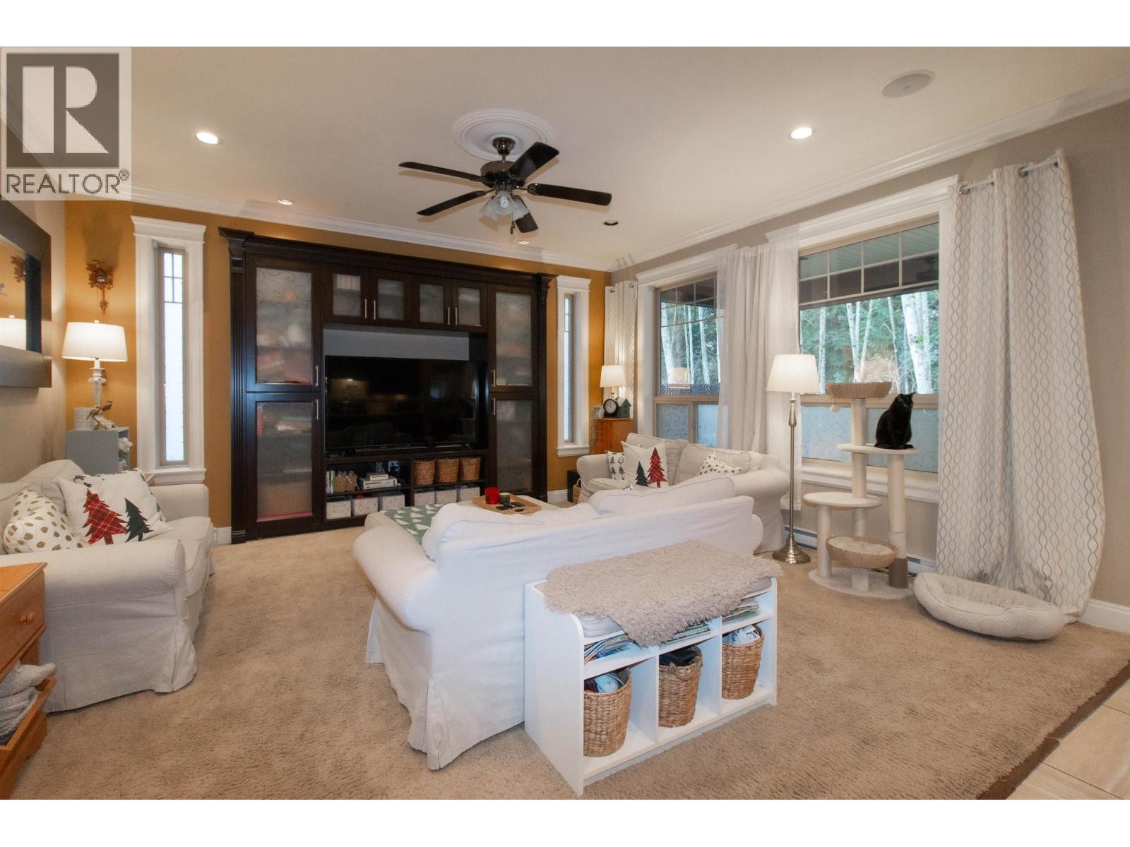 












39043 KINGFISHER ROAD

,
Squamish,




British Columbia
V8B0S9

