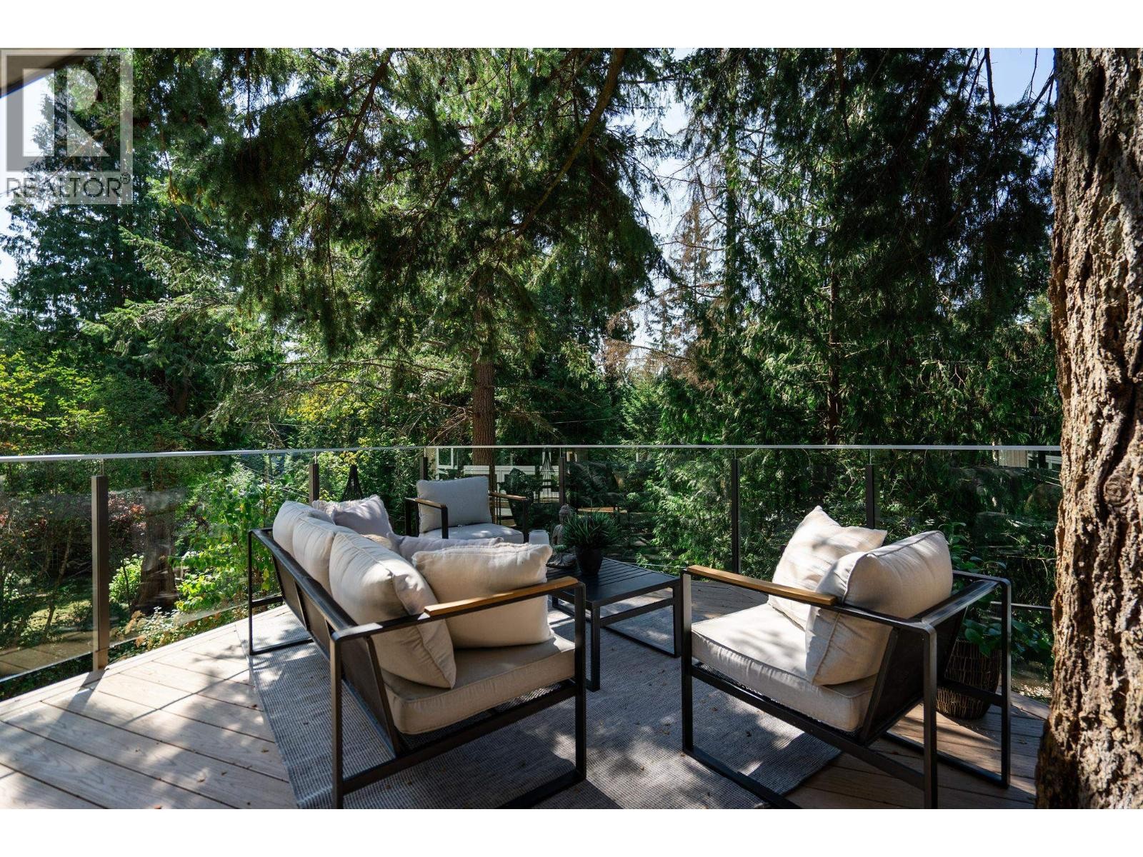












5061 BEAR LANE

,
West Vancouver,




British Columbia
V7W1L2

