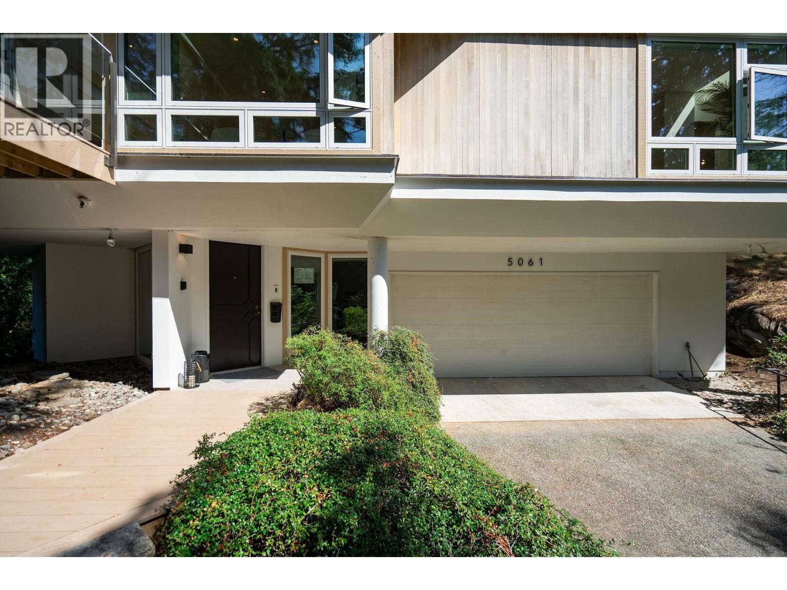 












5061 BEAR LANE

,
West Vancouver,




British Columbia
V7W1L2

