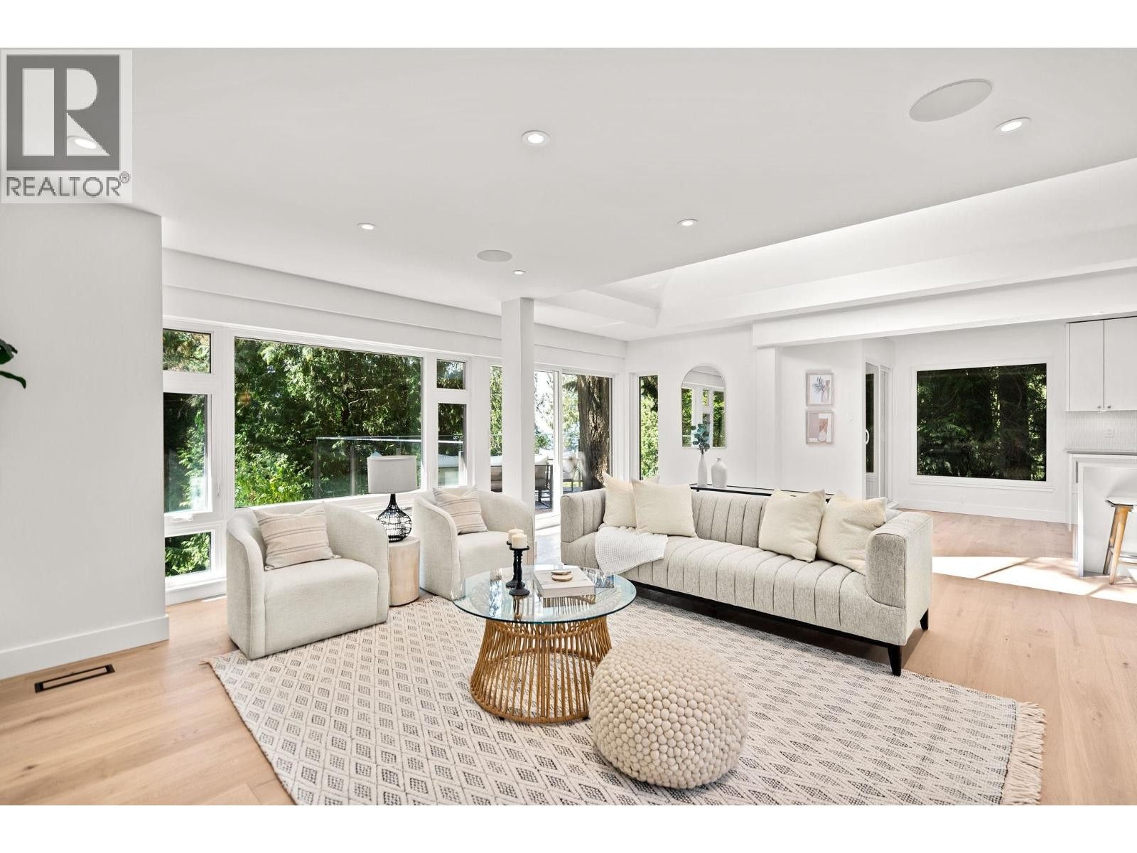 












5061 BEAR LANE

,
West Vancouver,




British Columbia
V7W1L2

