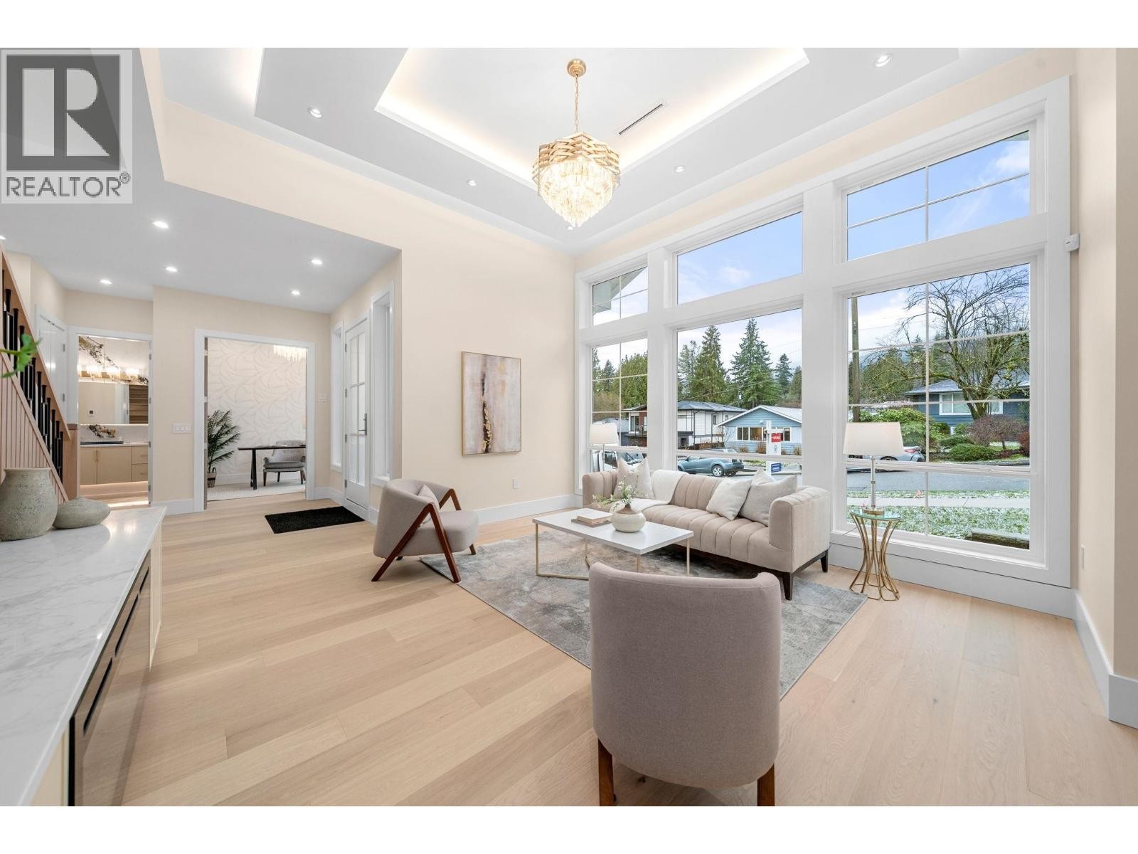 












361 E 22ND STREET

,
North Vancouver,




British Columbia
V7L3C8

