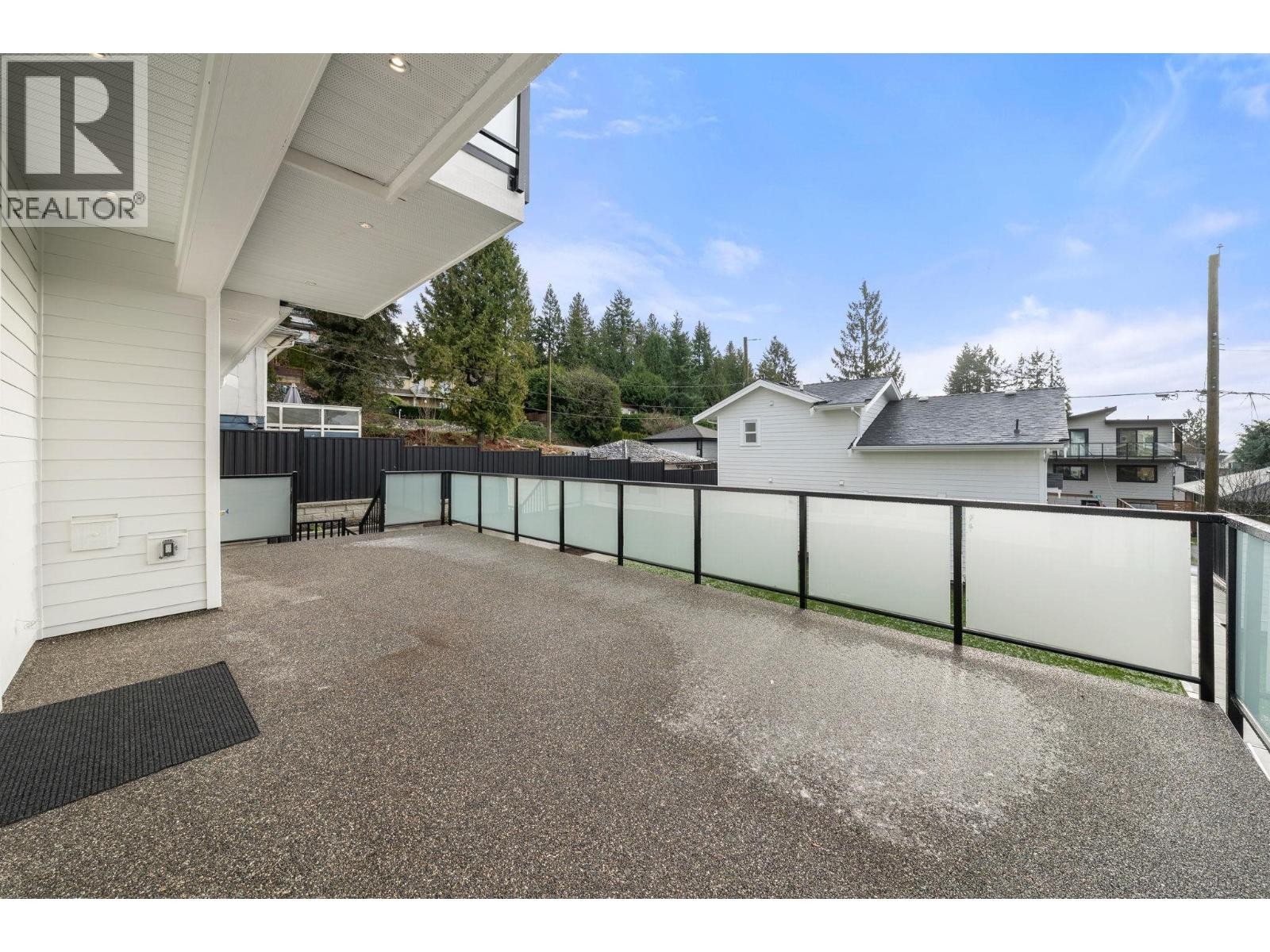 












361 E 22ND STREET

,
North Vancouver,




British Columbia
V7L3C8

