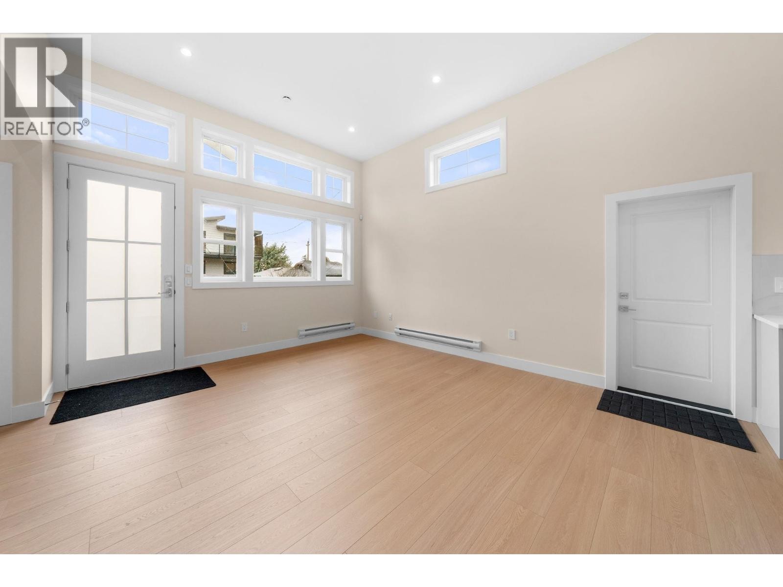 












361 E 22ND STREET

,
North Vancouver,




British Columbia
V7L3C8

