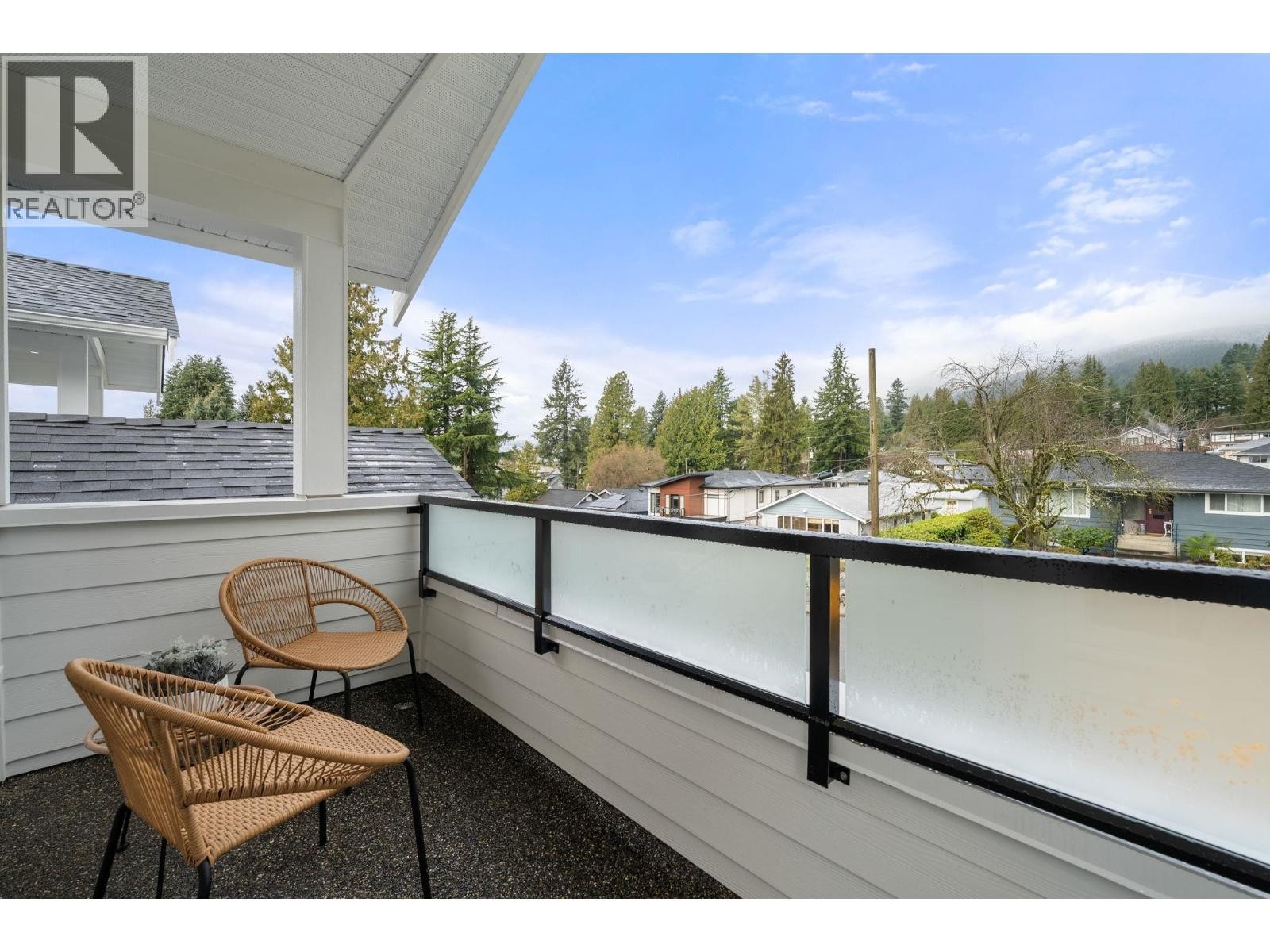 












361 E 22ND STREET

,
North Vancouver,




British Columbia
V7L3C8

