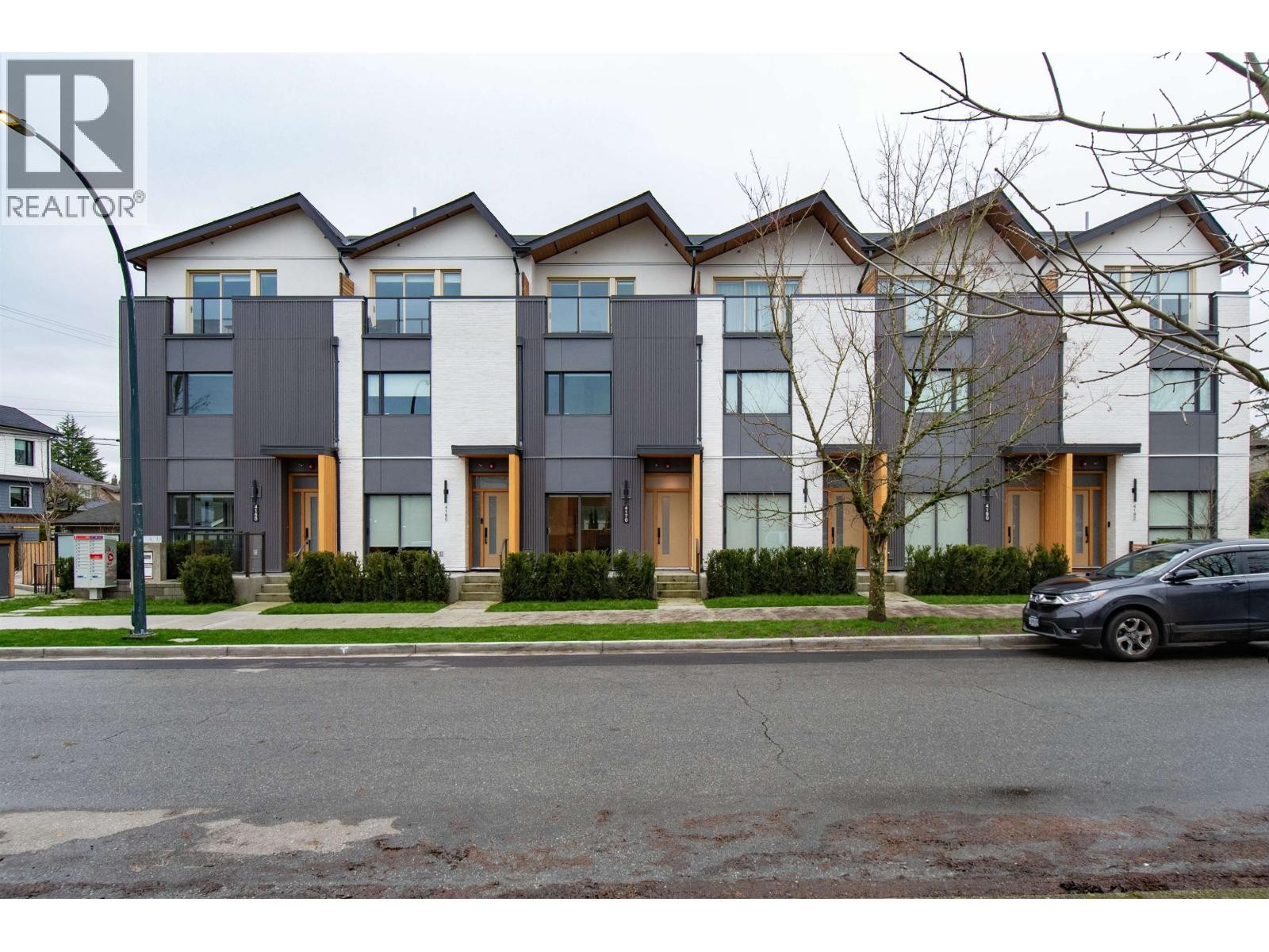 












4170 COLUMBIA STREET

,
Vancouver,




British Columbia
V5Y2J6

