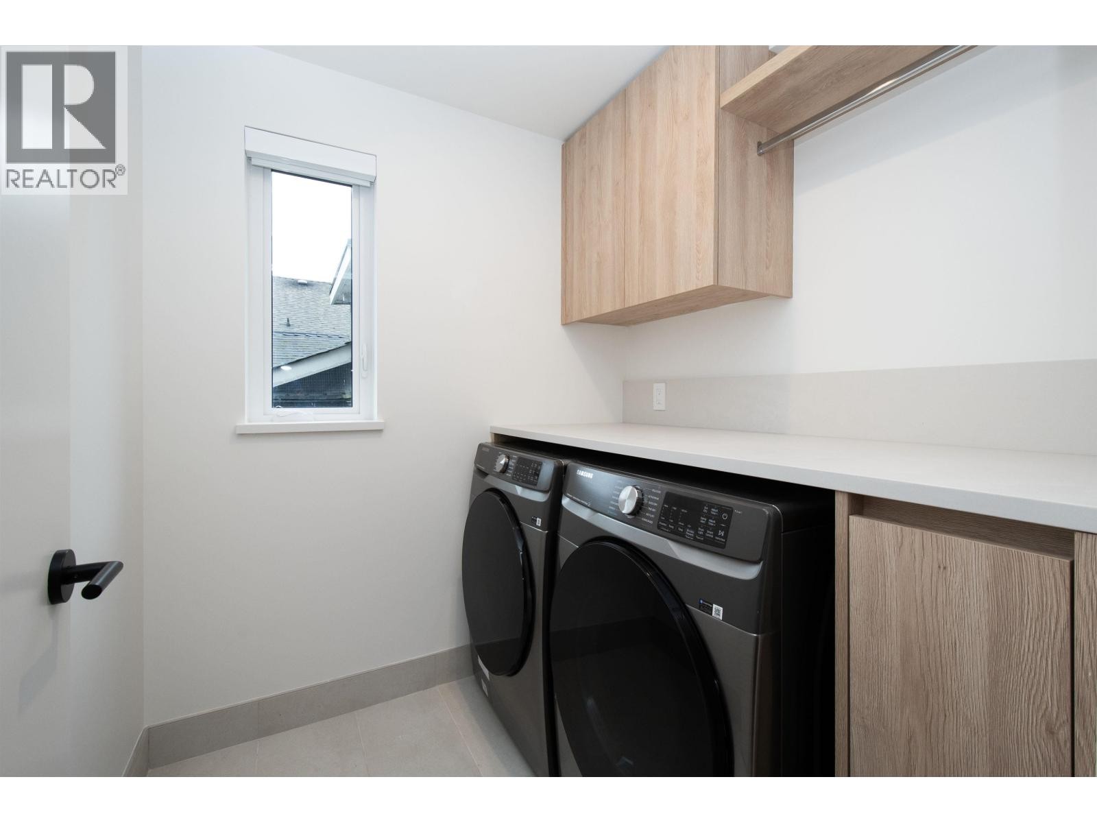 












4170 COLUMBIA STREET

,
Vancouver,




British Columbia
V5Y2J6

