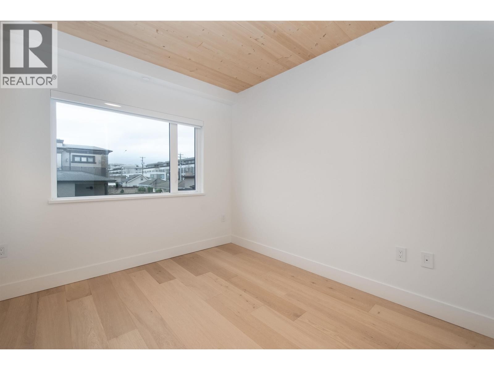 












4170 COLUMBIA STREET

,
Vancouver,




British Columbia
V5Y2J6

