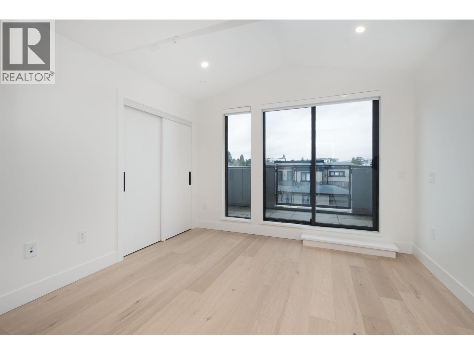 












4170 COLUMBIA STREET

,
Vancouver,




British Columbia
V5Y2J6

