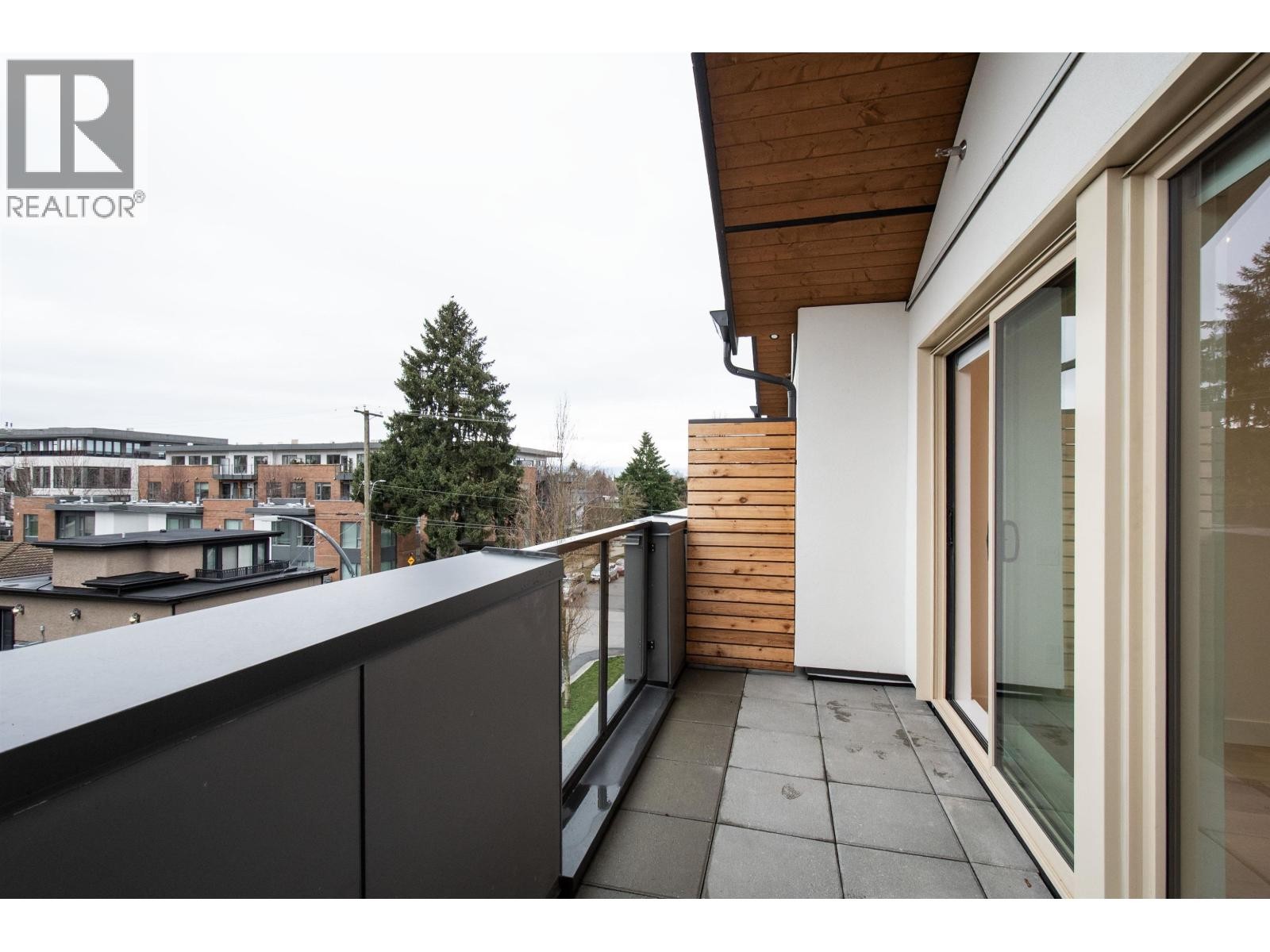 












4170 COLUMBIA STREET

,
Vancouver,




British Columbia
V5Y2J6

