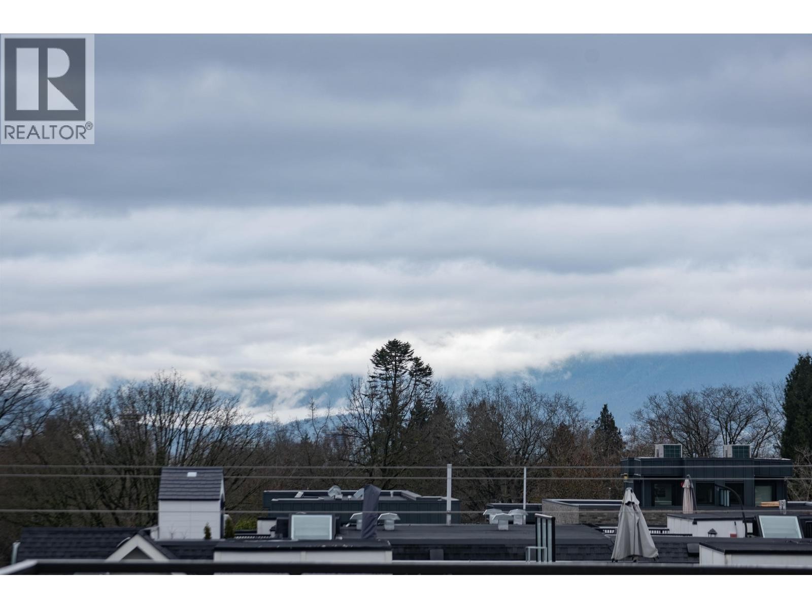 












4170 COLUMBIA STREET

,
Vancouver,




British Columbia
V5Y2J6

