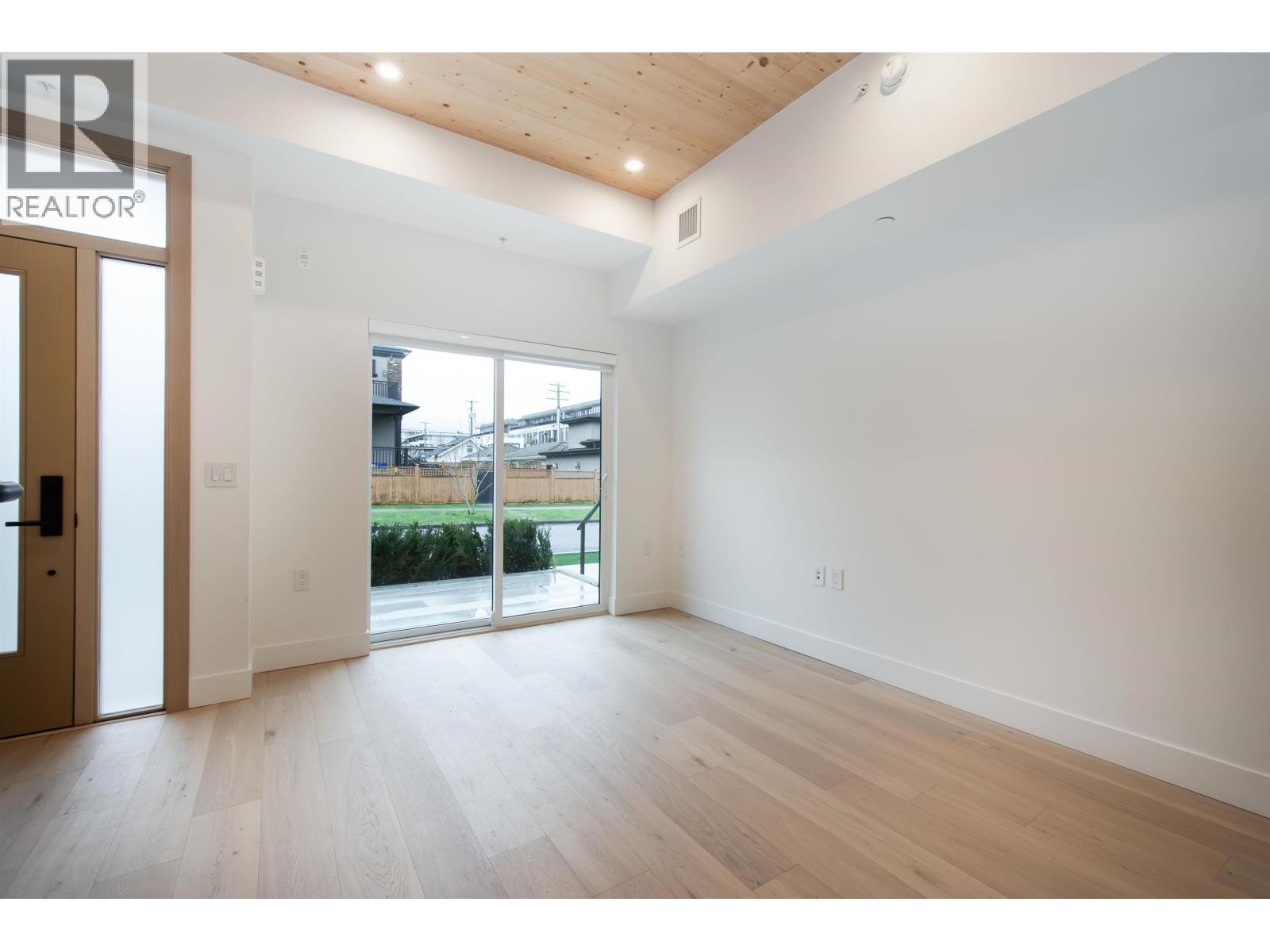 












4170 COLUMBIA STREET

,
Vancouver,




British Columbia
V5Y2J6

