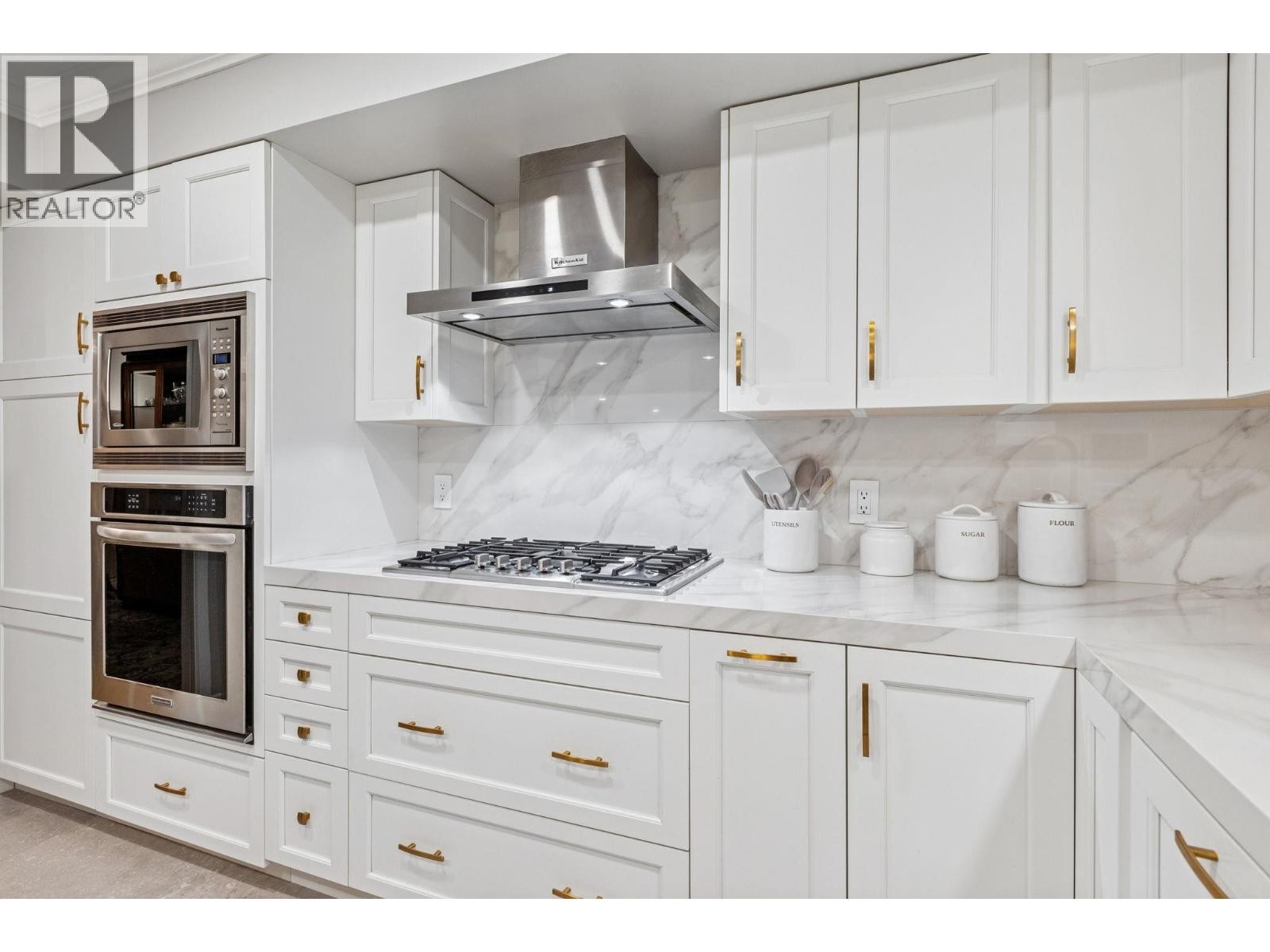 












5707 NANCY GREENE WAY

,
North Vancouver,




British Columbia
V7R4W3

