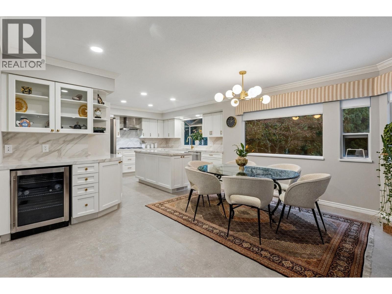 












5707 NANCY GREENE WAY

,
North Vancouver,




British Columbia
V7R4W3

