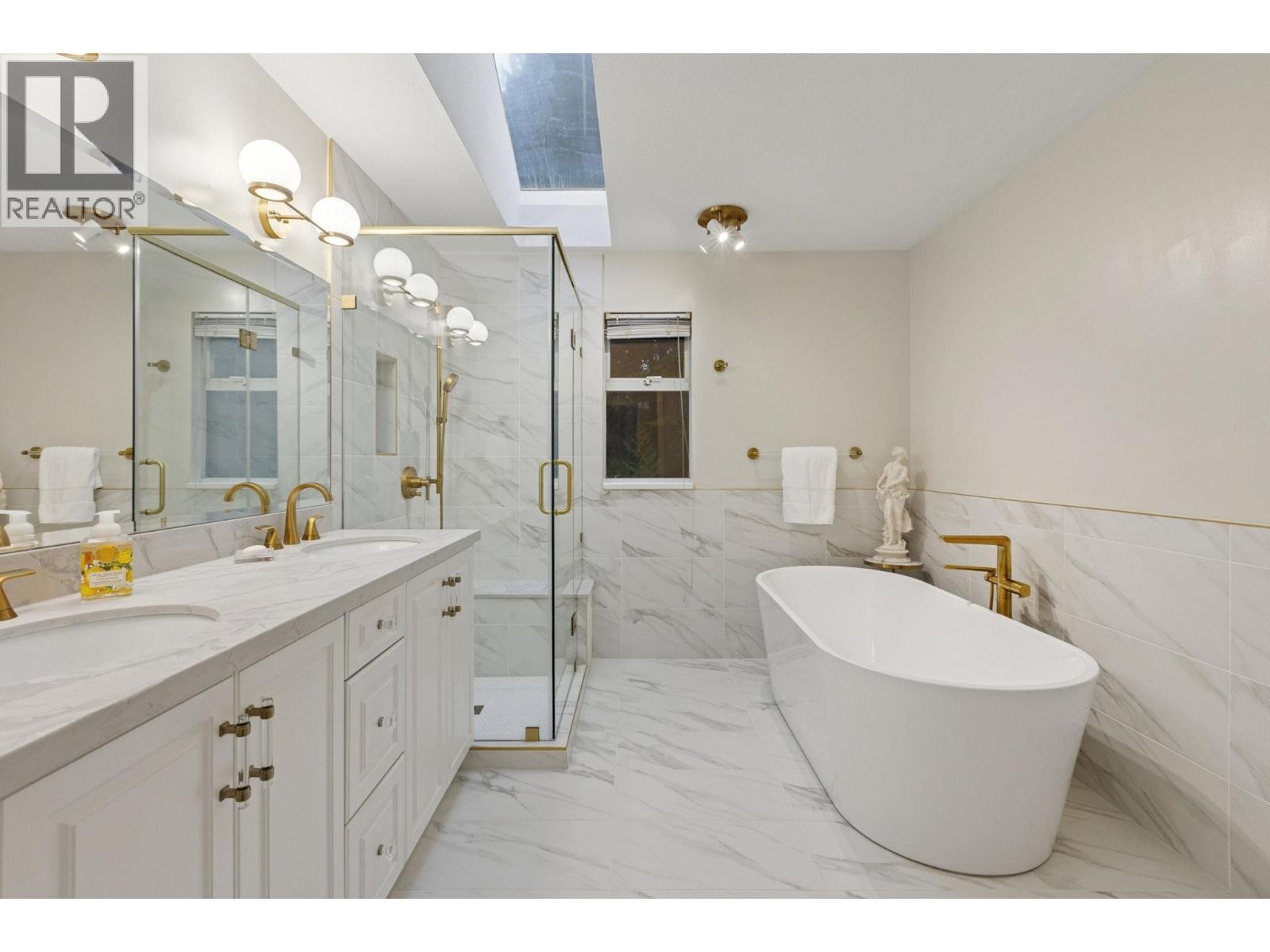 












5707 NANCY GREENE WAY

,
North Vancouver,




British Columbia
V7R4W3

