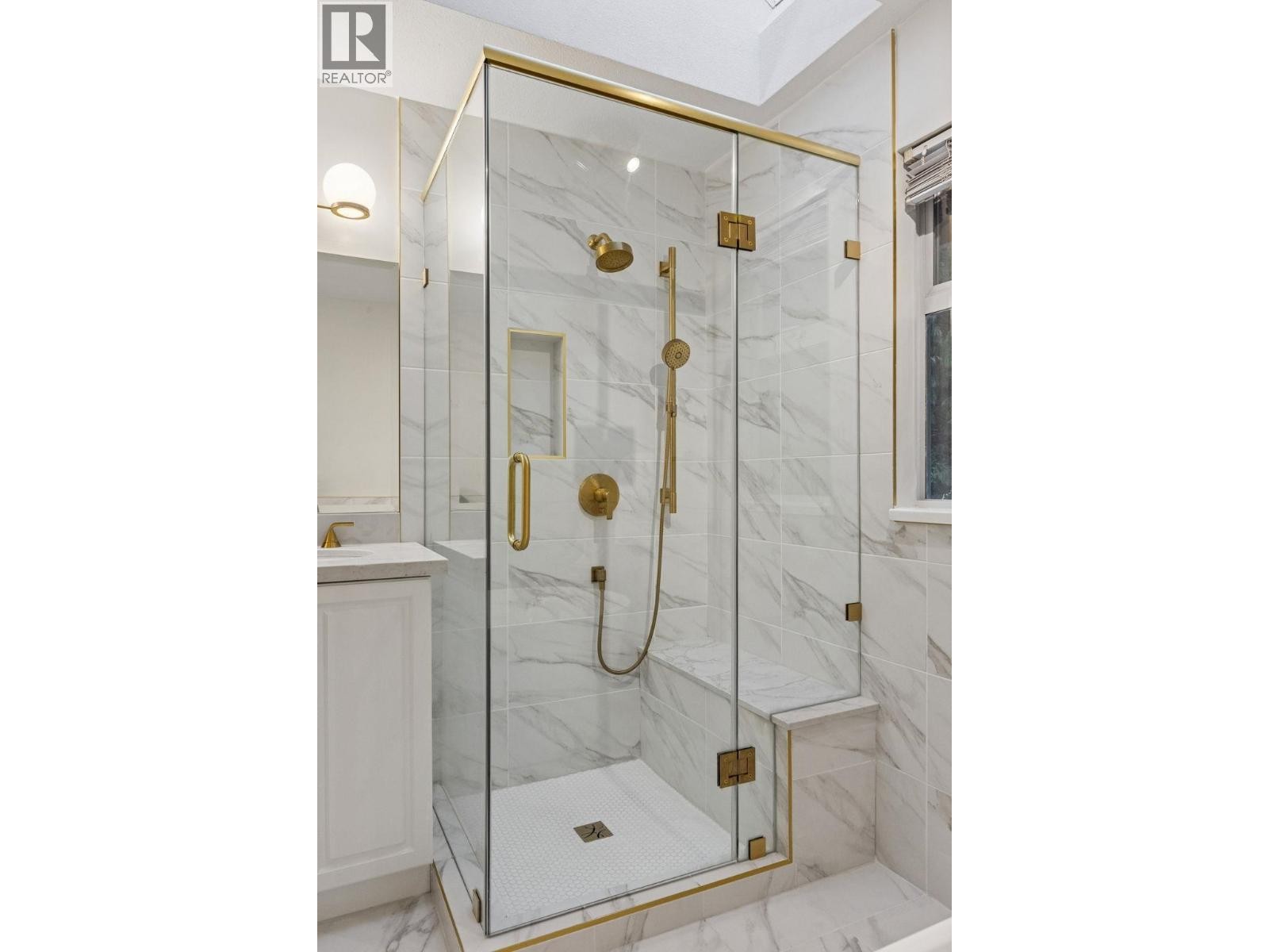 












5707 NANCY GREENE WAY

,
North Vancouver,




British Columbia
V7R4W3

