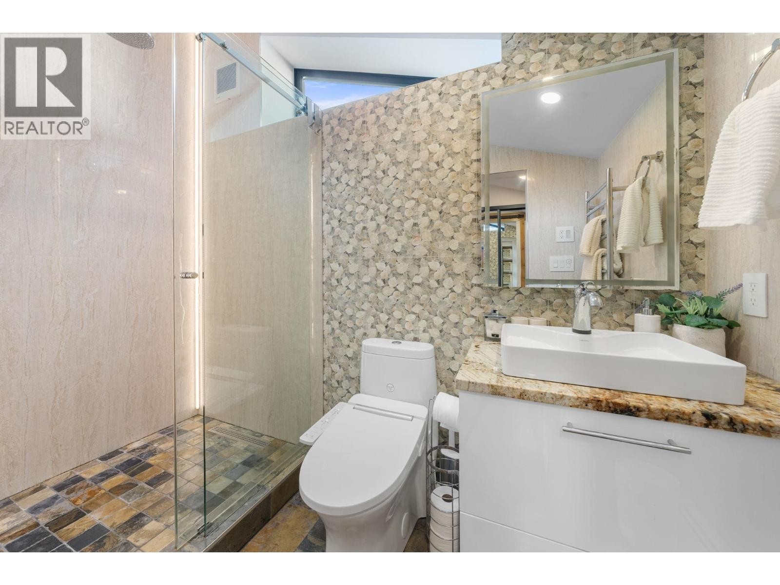 












2540 BOSWELL AVENUE

,
North Vancouver,




British Columbia
V7H1L7

