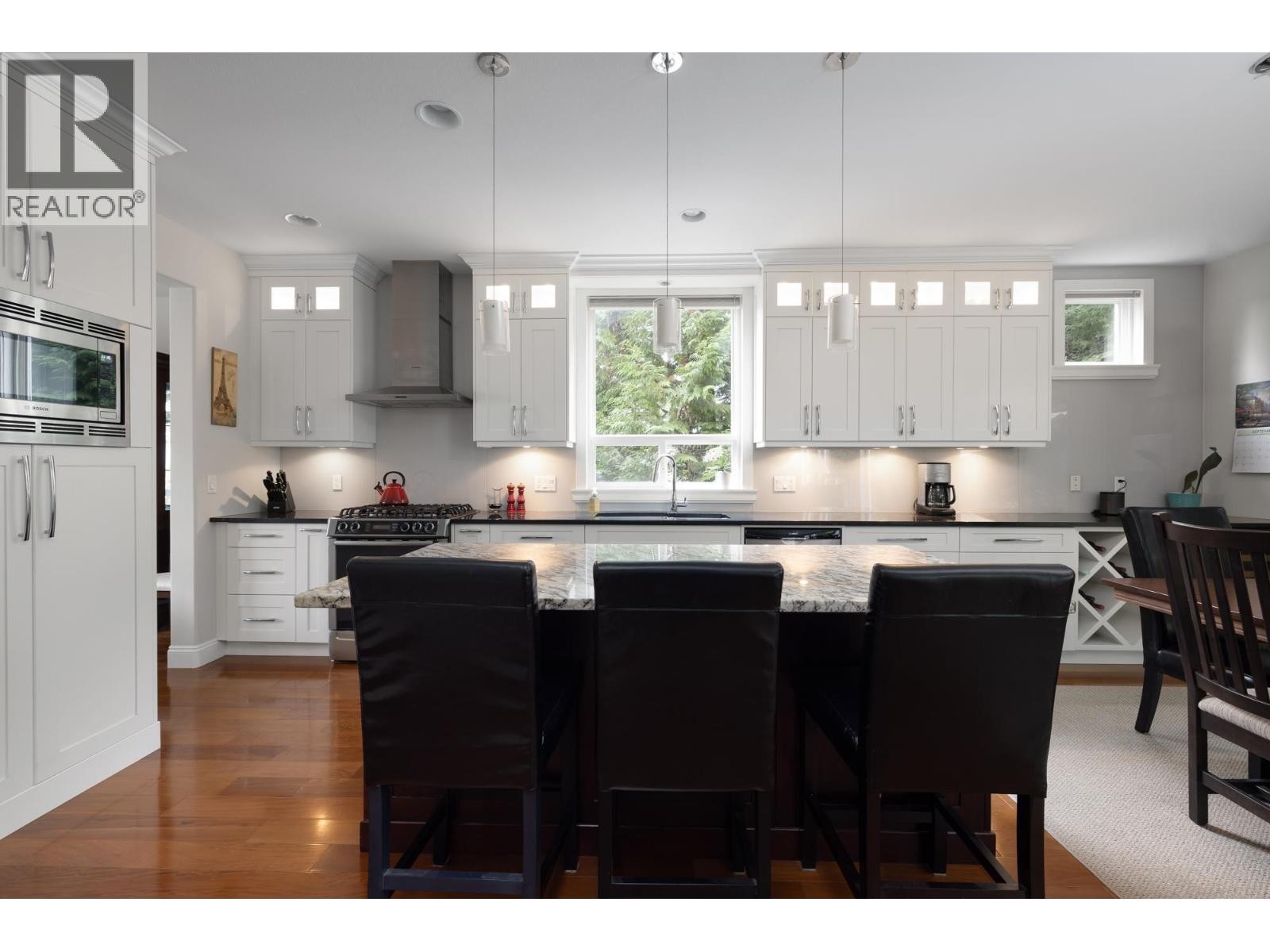 












118 CHESTNUT COURT

,
Port Moody,




British Columbia
V3H5G4

