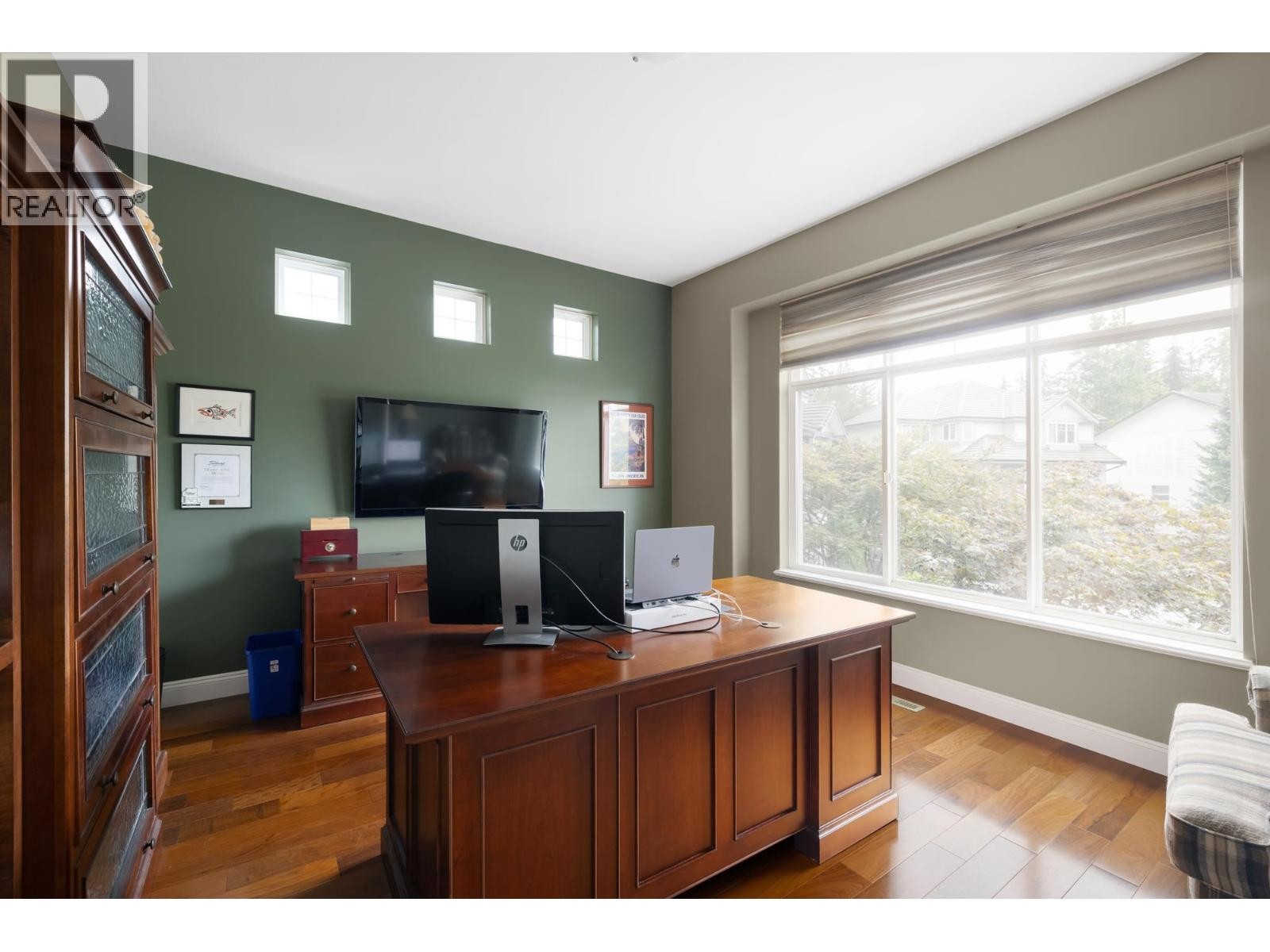 












118 CHESTNUT COURT

,
Port Moody,




British Columbia
V3H5G4

