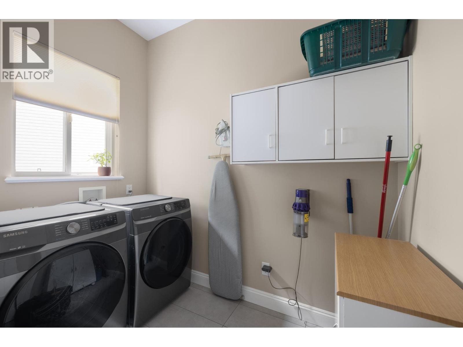 












118 CHESTNUT COURT

,
Port Moody,




British Columbia
V3H5G4

