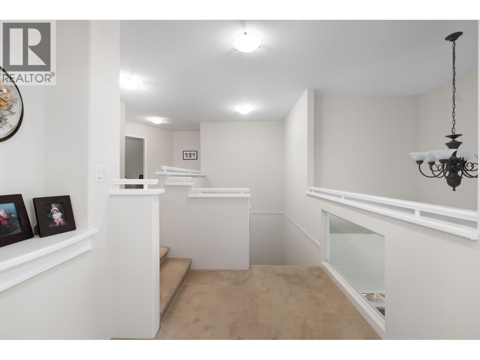 












118 CHESTNUT COURT

,
Port Moody,




British Columbia
V3H5G4

