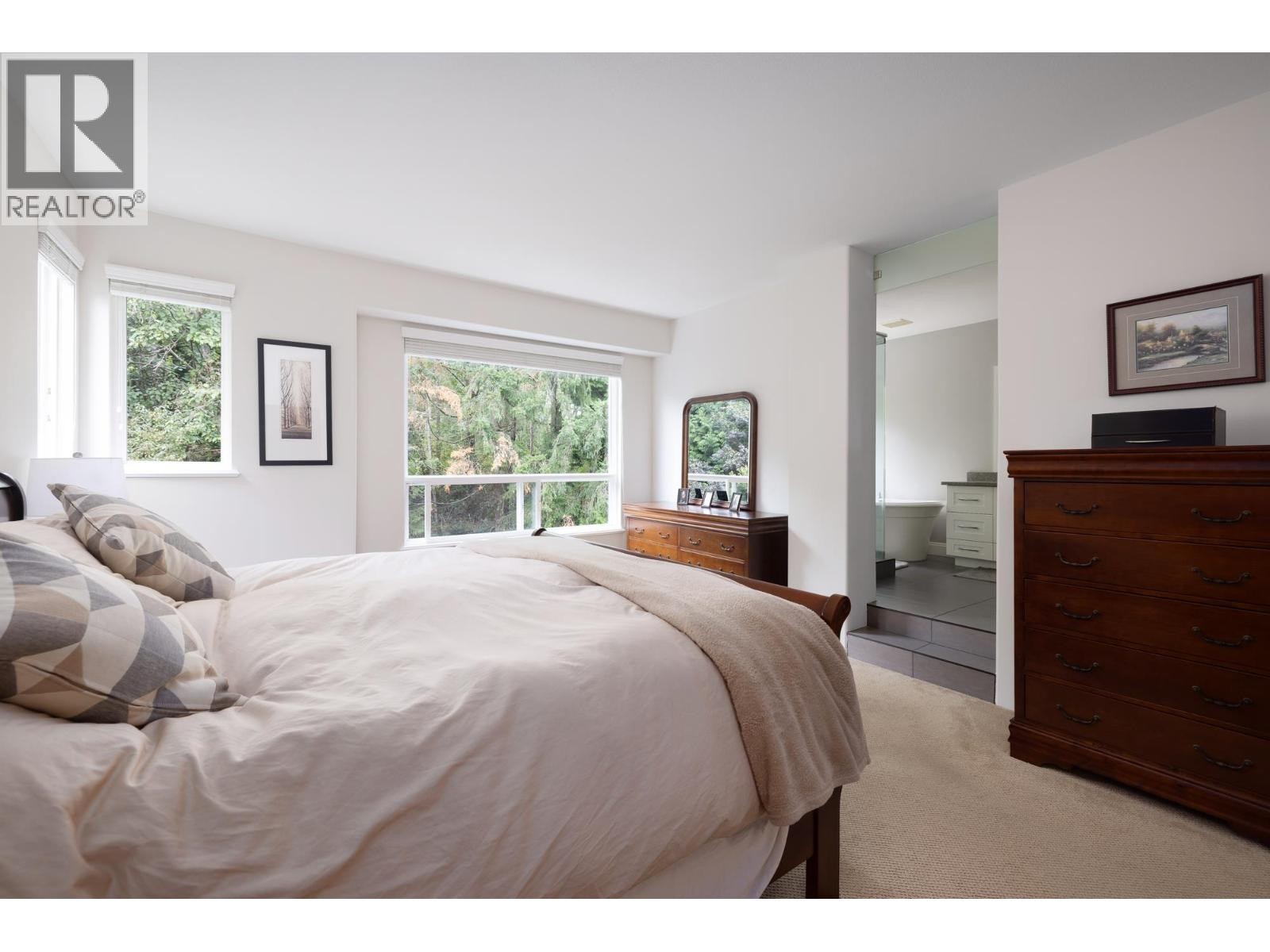 












118 CHESTNUT COURT

,
Port Moody,




British Columbia
V3H5G4

