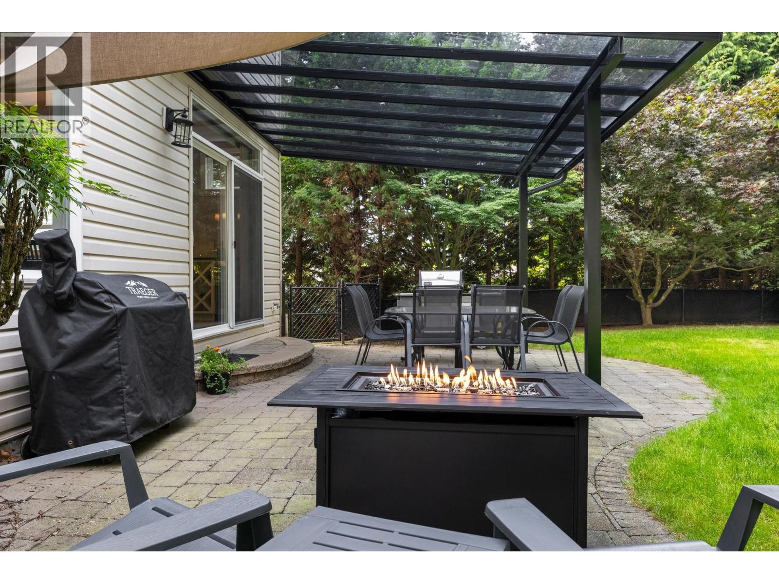 












118 CHESTNUT COURT

,
Port Moody,




British Columbia
V3H5G4

