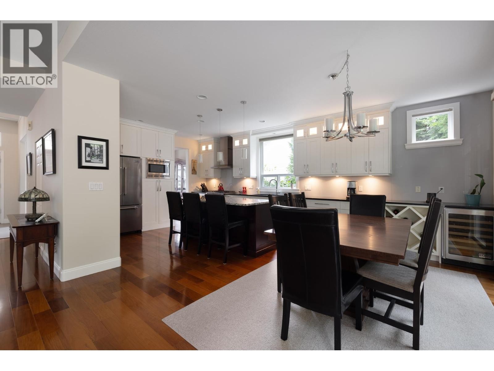 












118 CHESTNUT COURT

,
Port Moody,




British Columbia
V3H5G4

