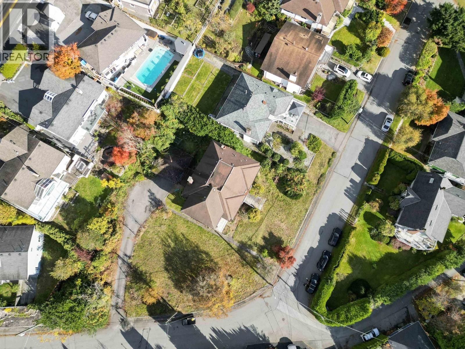 












404 SOMERSET STREET

,
North Vancouver,




British Columbia
V7N1G3

