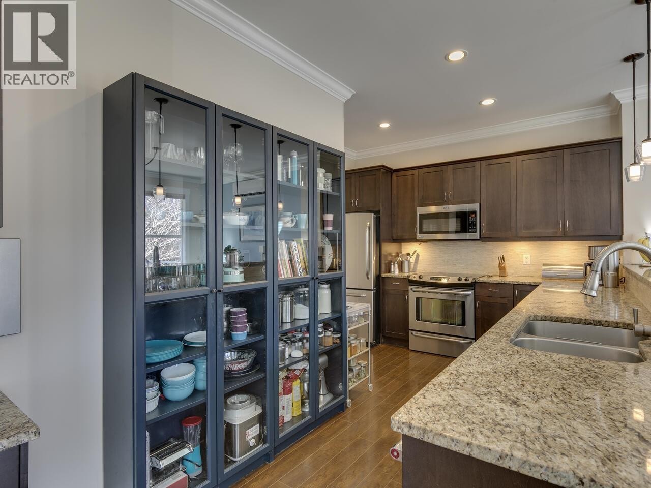 












39070 KINGFISHER ROAD

,
Squamish,




British Columbia
V8B0S9

