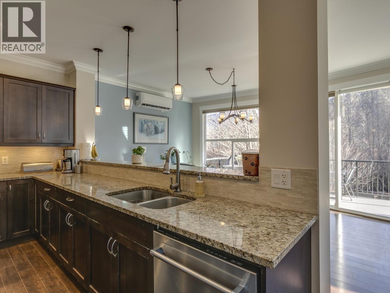 












39070 KINGFISHER ROAD

,
Squamish,




British Columbia
V8B0S9

