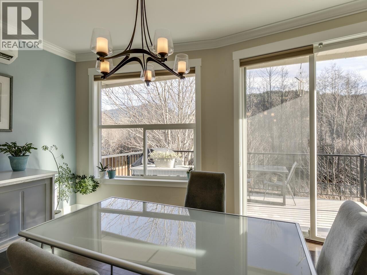 












39070 KINGFISHER ROAD

,
Squamish,




British Columbia
V8B0S9

