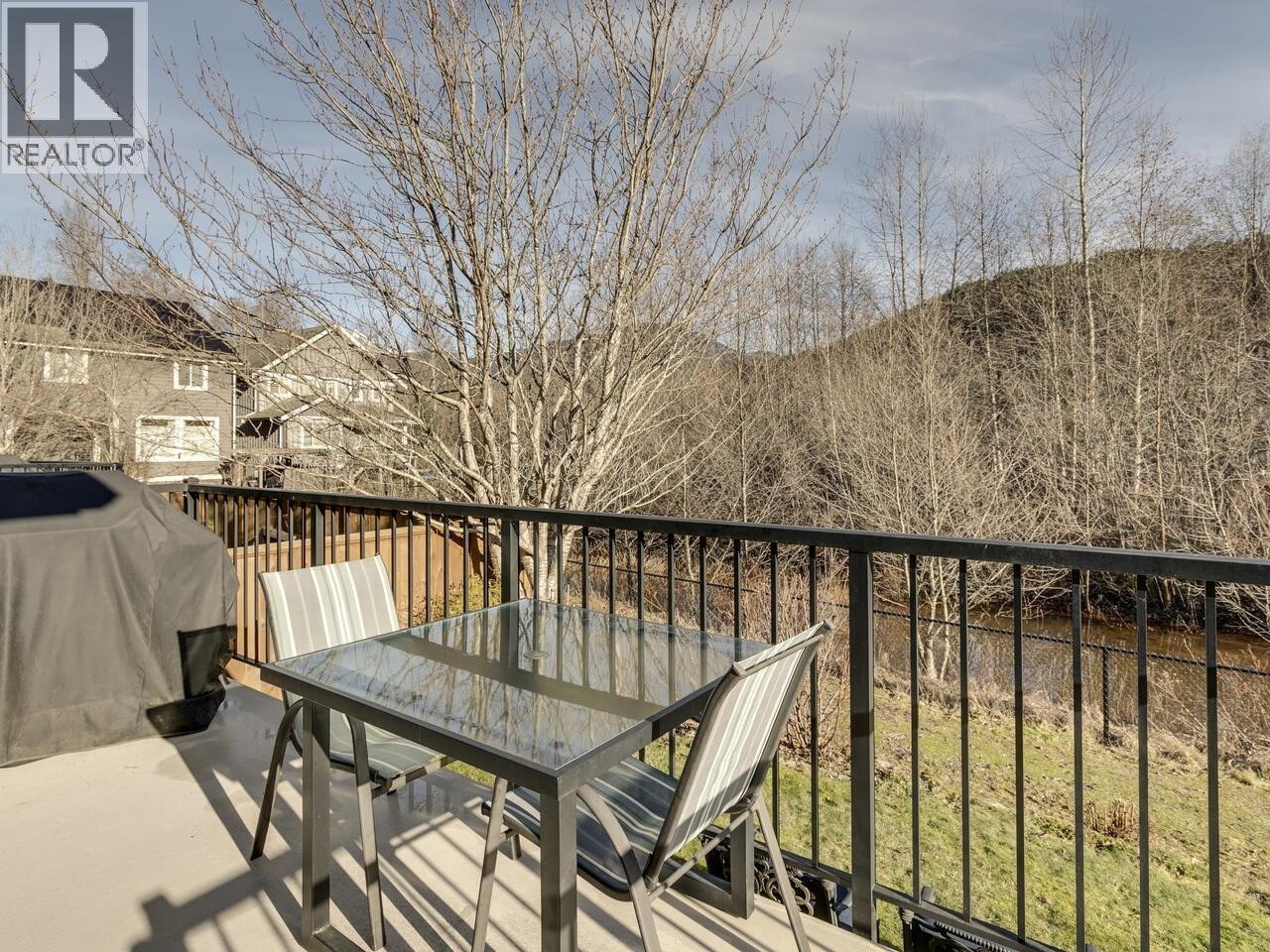 












39070 KINGFISHER ROAD

,
Squamish,




British Columbia
V8B0S9

